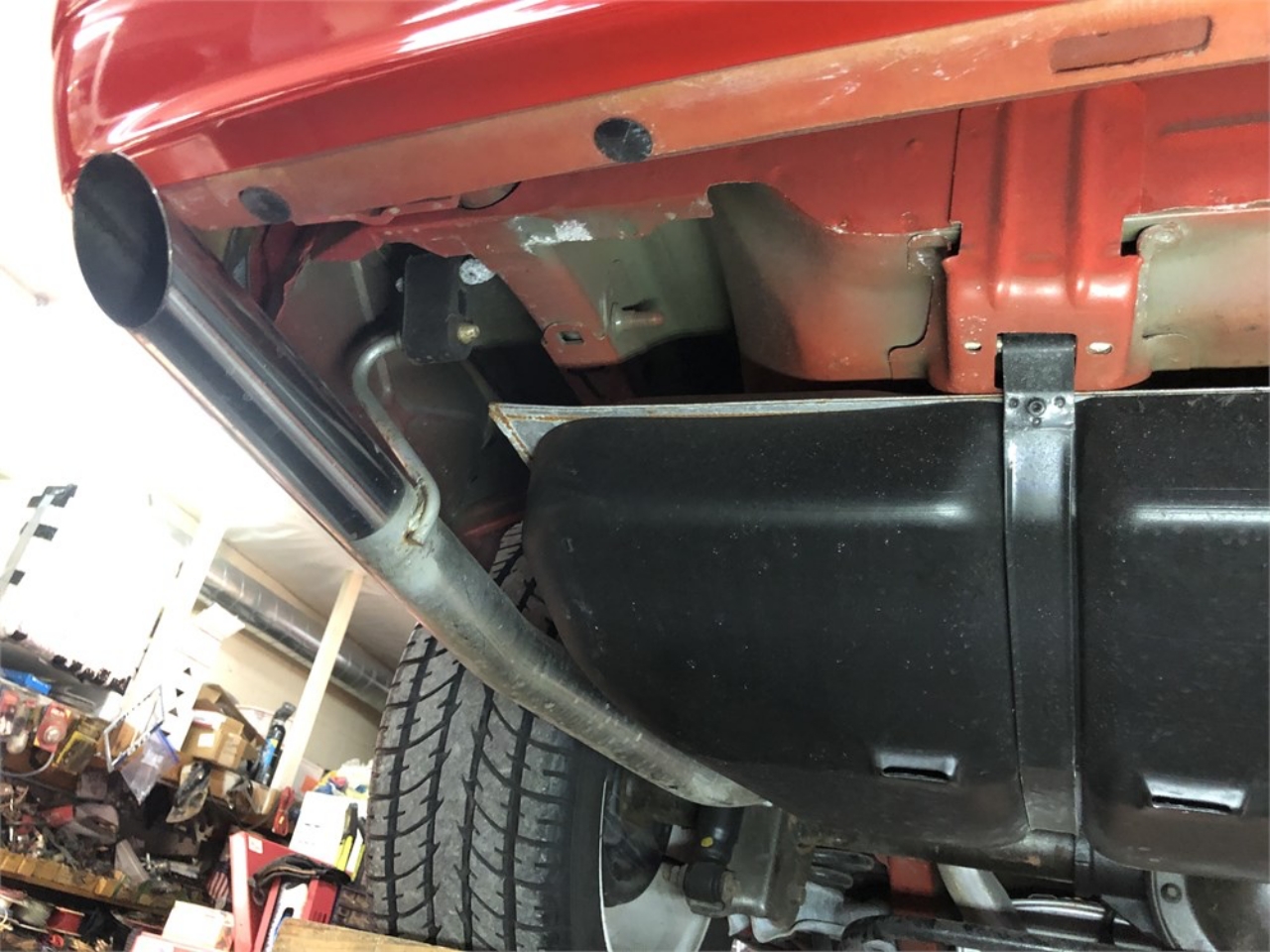 3,000-Mile 1992 Ford Mustang Convertible ‘Summer Edition’ Is A Total Fox