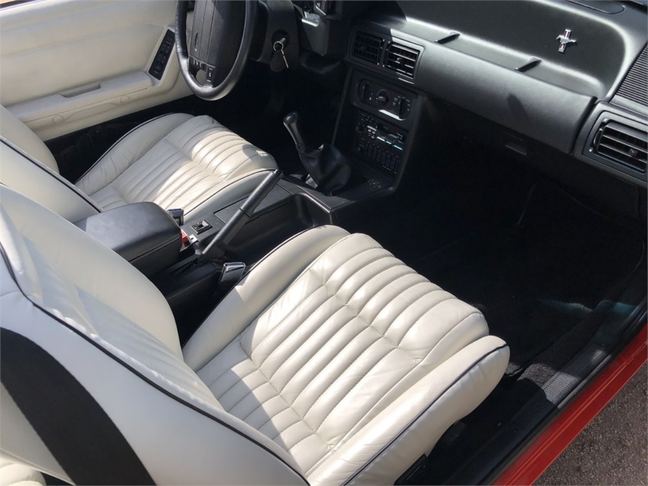 3,000-Mile 1992 Ford Mustang Convertible ‘Summer Edition’ Is A Total Fox