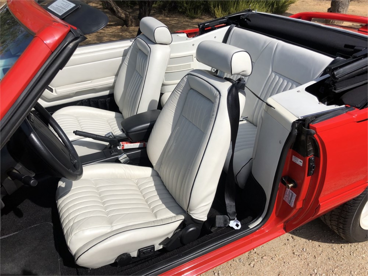 3,000-Mile 1992 Ford Mustang Convertible ‘Summer Edition’ Is A Total Fox