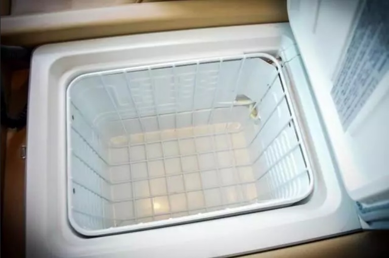 For $84,000, You Can Have The King Of Jordan’s Armored Ford Excursion Limo That Originally Cost $620,000