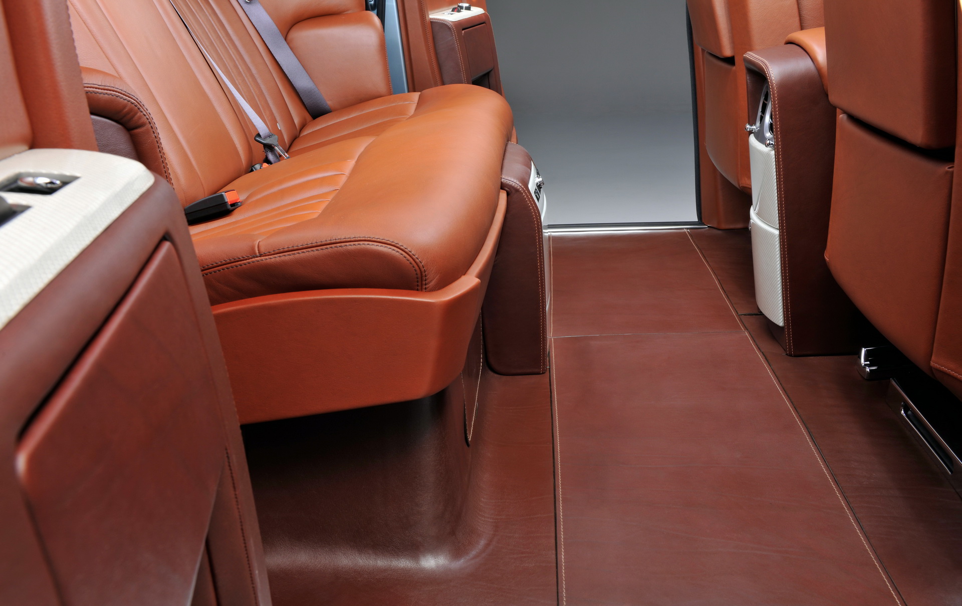 Rolls-Royce Going Electric, First EV Likely Due Before 2030