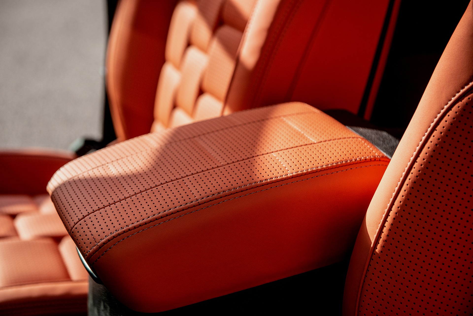 Kahn’s Tuned Jeep Wrangler Has A Military Angle And A Pretty Steep Price Tag