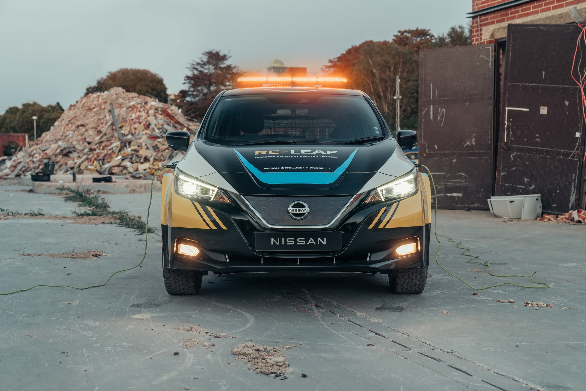 Nissan’s Onto Something With Off-Roadish Re-Leaf Concept That Doubles As An Electric Power Supplier