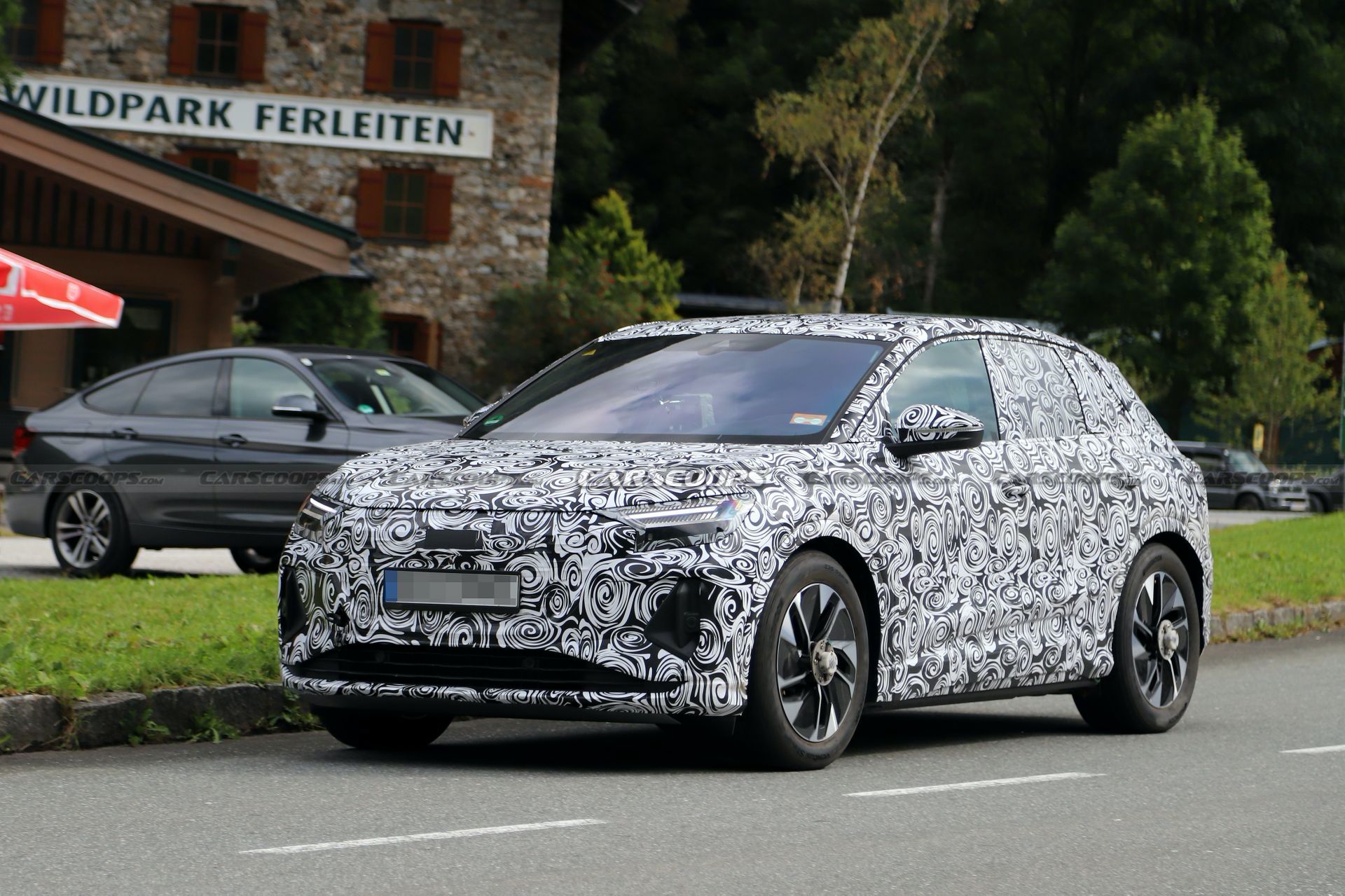 New Audi Q4 e-tron And Q4 e-tron Sportback Show Their Differences While Testing Together