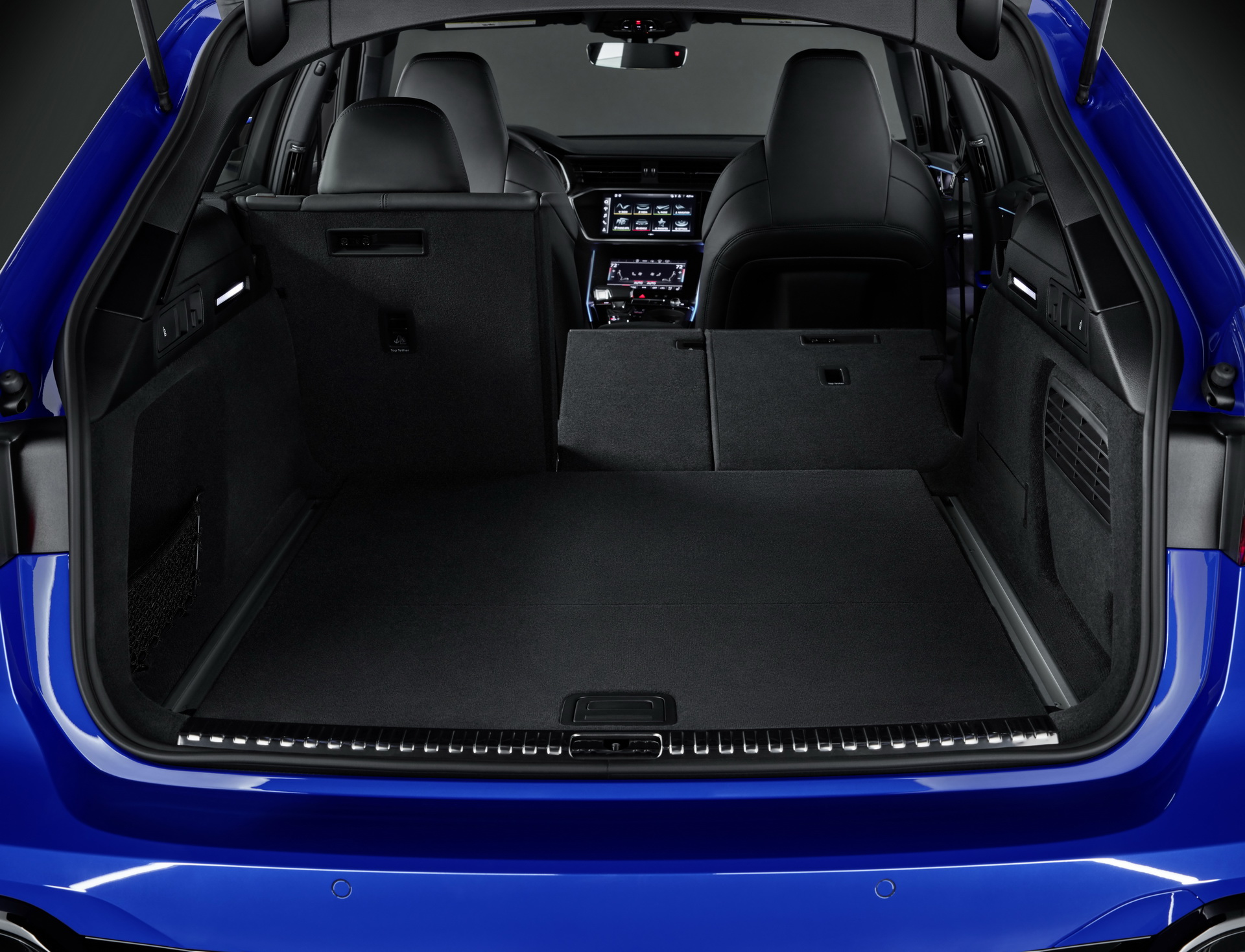 Audi’s Gorgeous New RS6 Avant ‘Tribute’ Edition Pay Homages To The Original RS2 Avant