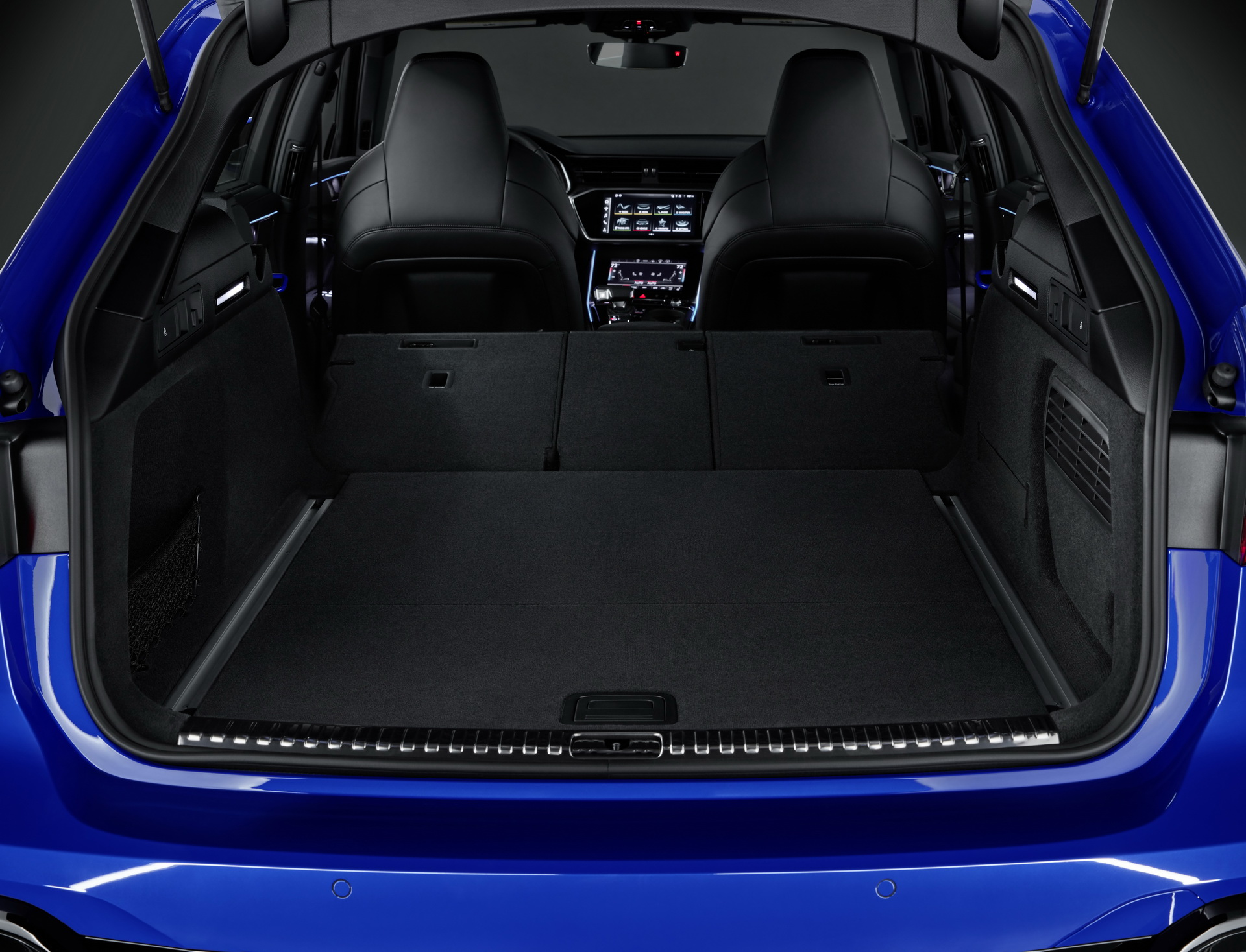 Audi’s Gorgeous New RS6 Avant ‘Tribute’ Edition Pay Homages To The Original RS2 Avant