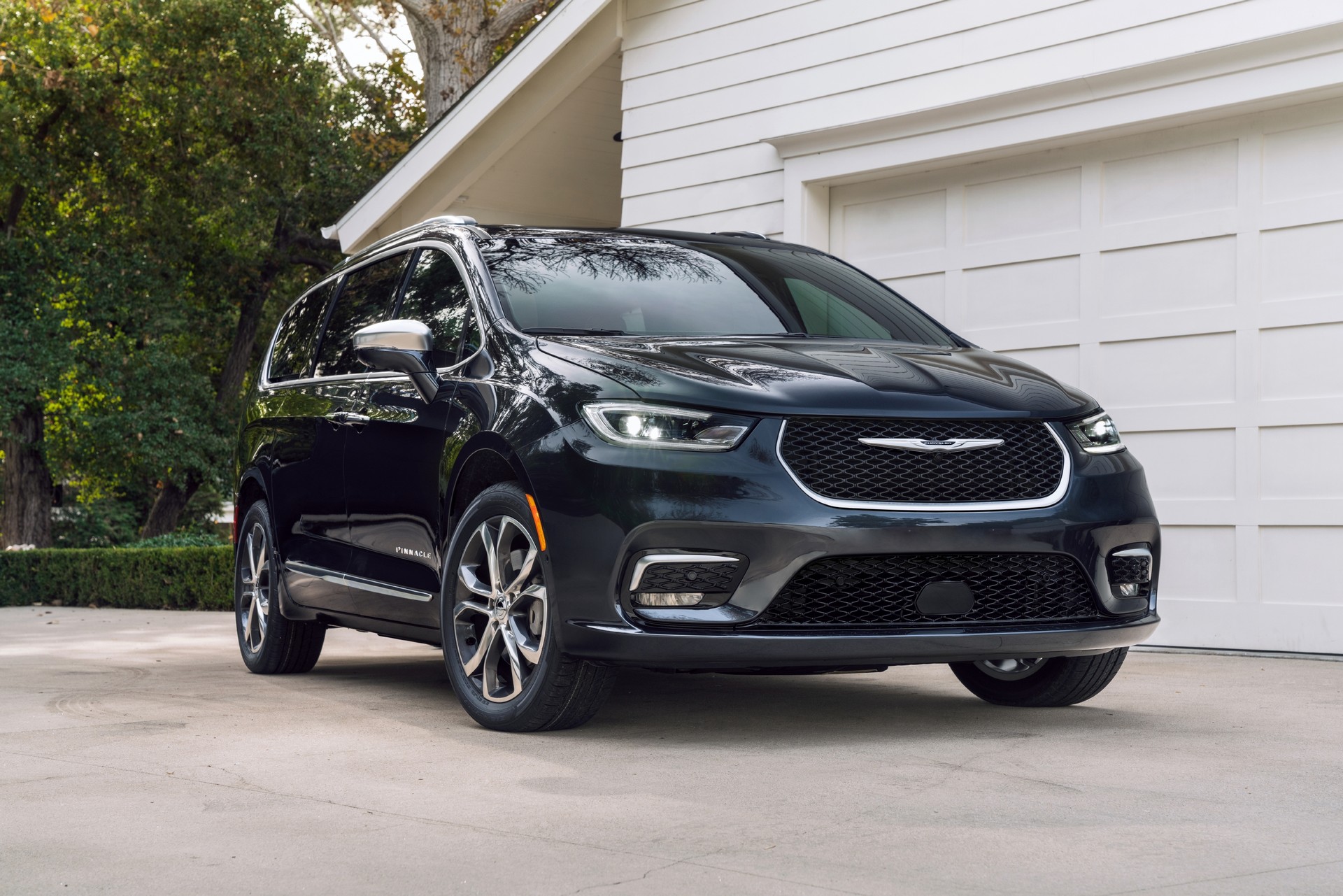 Facelifted 2021 Chrysler Pacifica Starts At $35,045