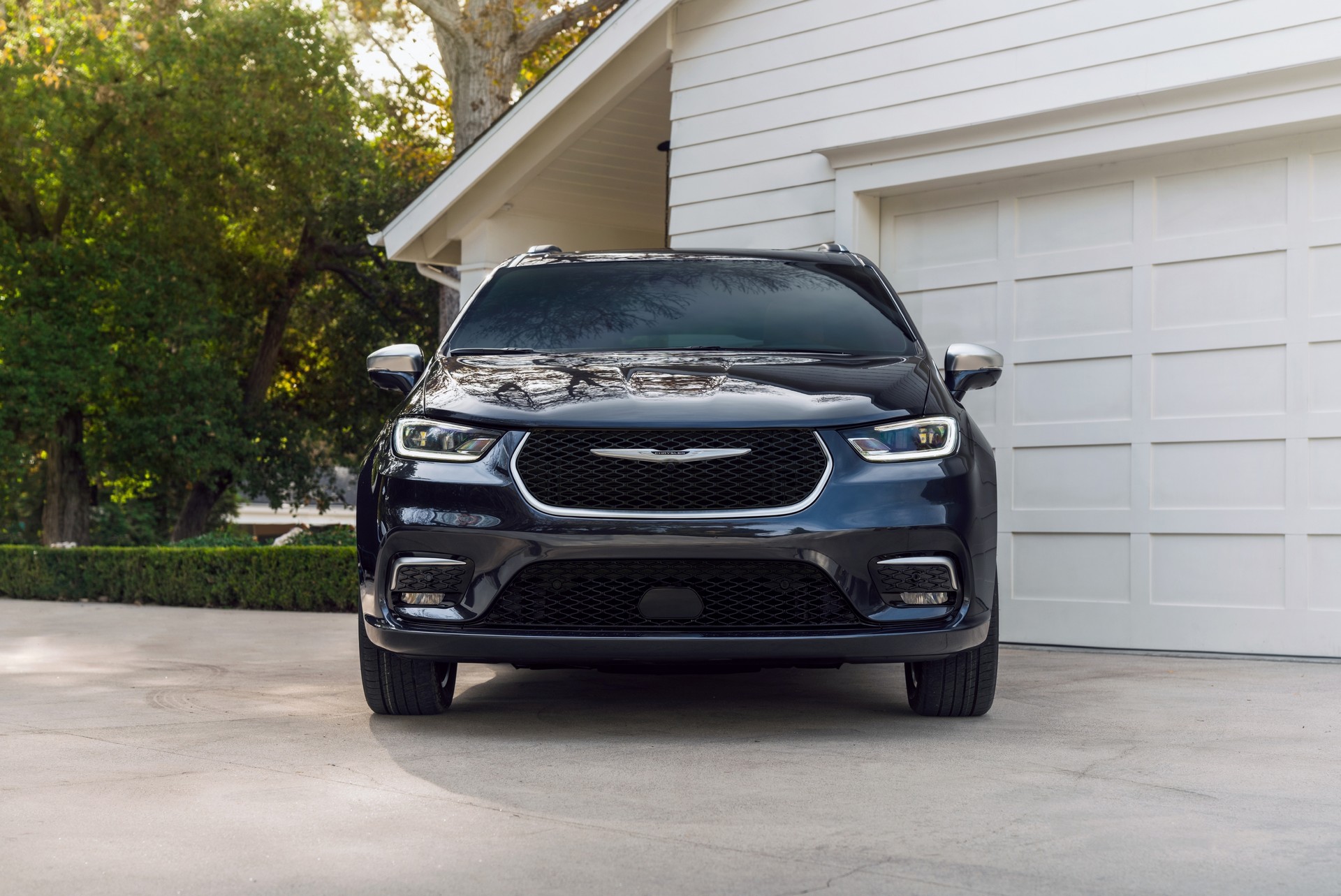 Facelifted 2021 Chrysler Pacifica Starts At $35,045