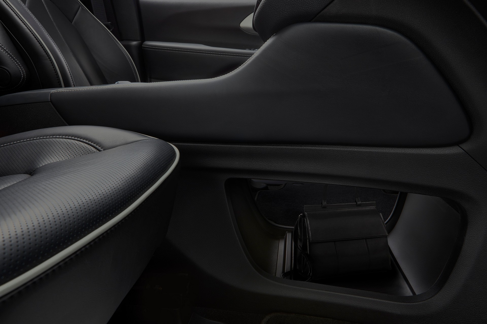 Facelifted 2021 Chrysler Pacifica Starts At $35,045