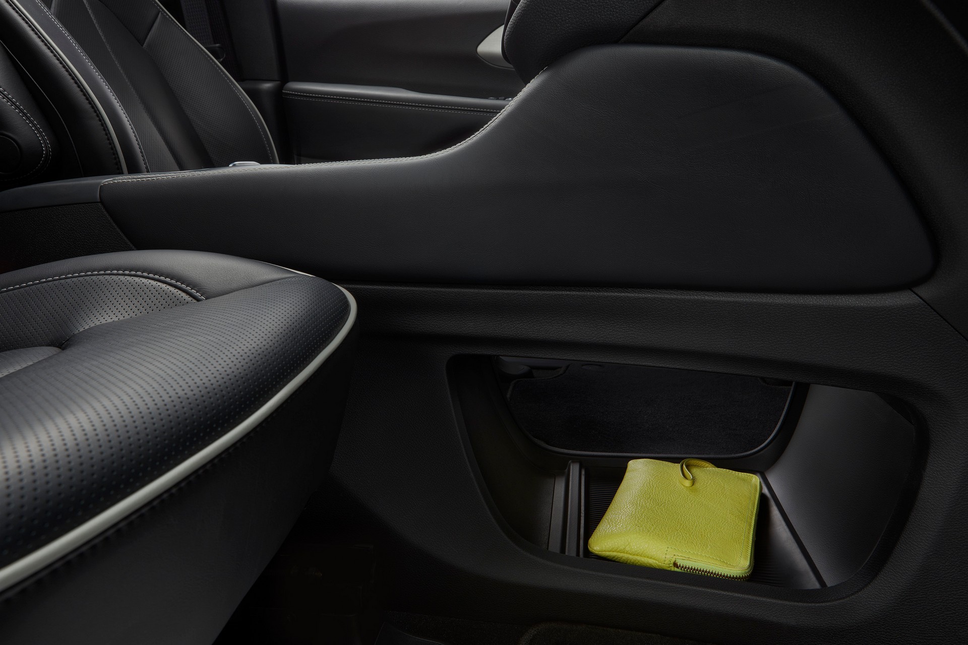 Facelifted 2021 Chrysler Pacifica Starts At $35,045