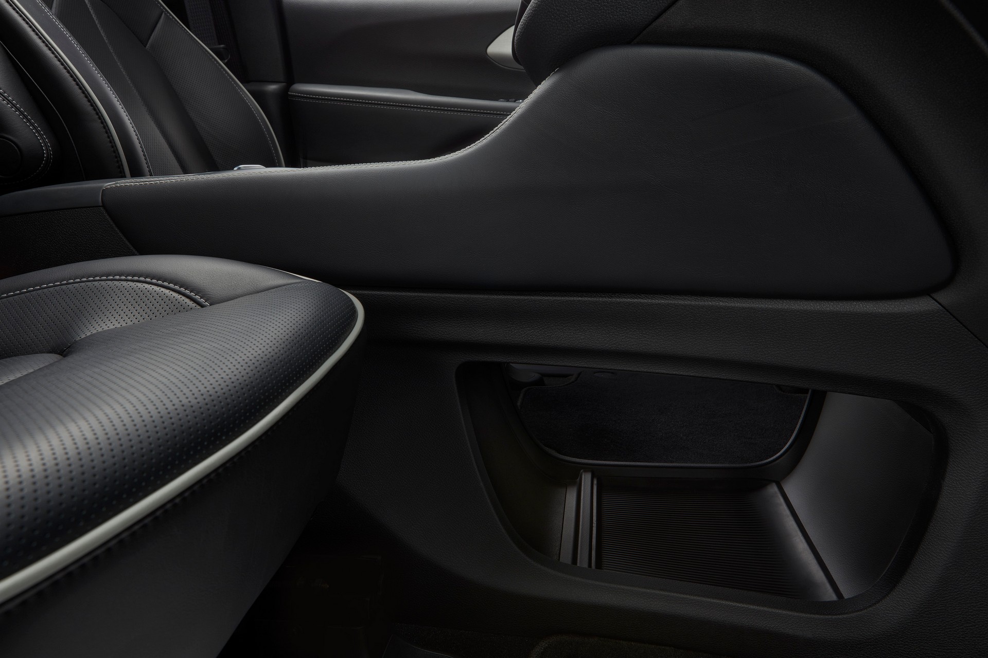 Facelifted 2021 Chrysler Pacifica Starts At $35,045