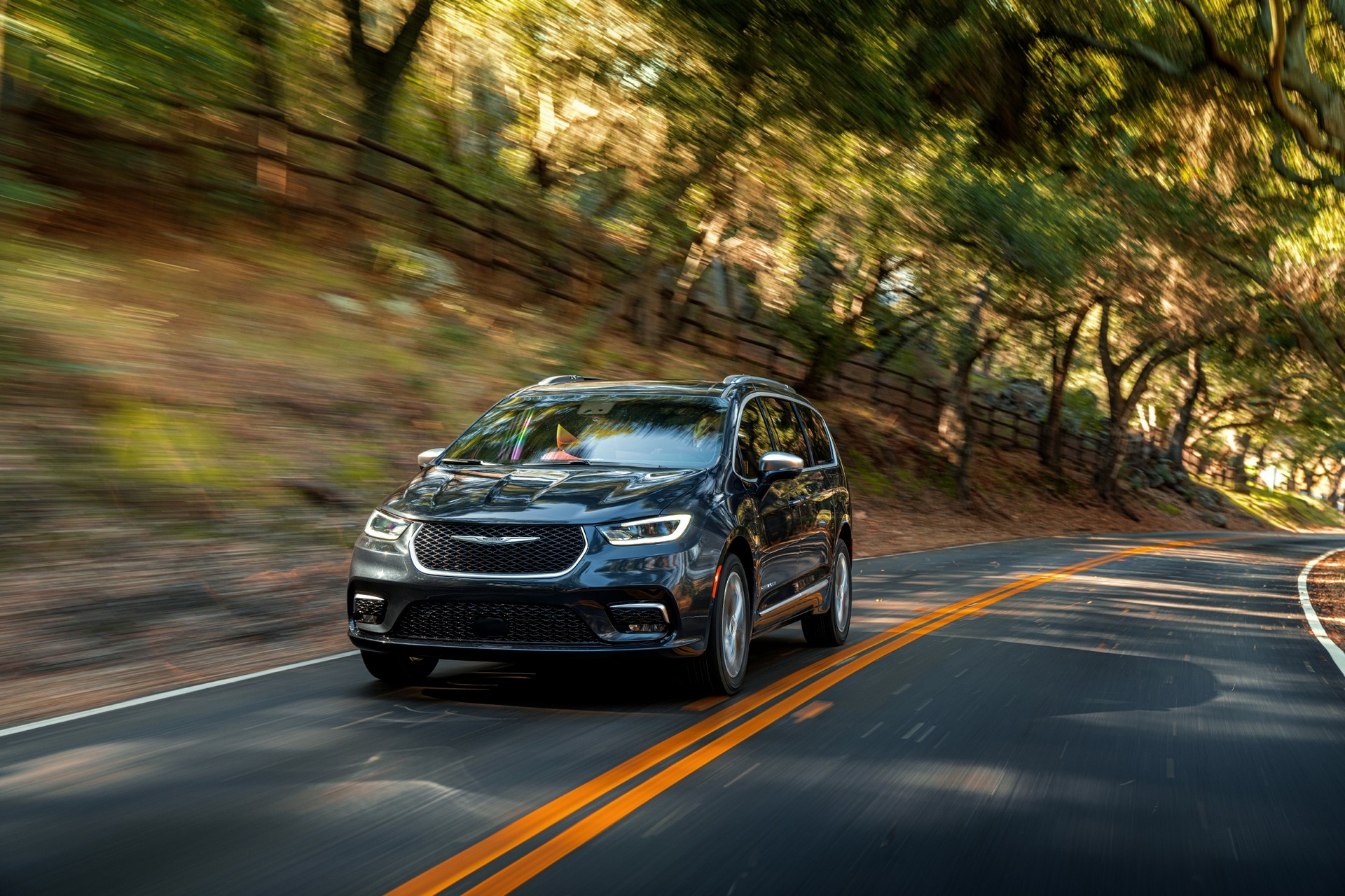 Facelifted 2021 Chrysler Pacifica Starts At $35,045