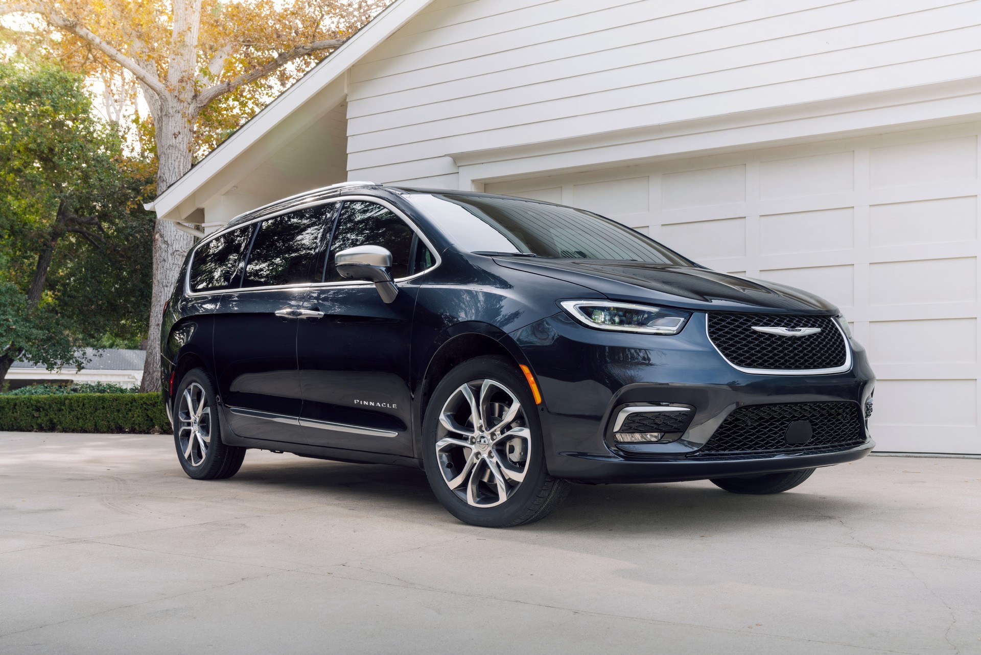 Facelifted 2021 Chrysler Pacifica Starts At $35,045