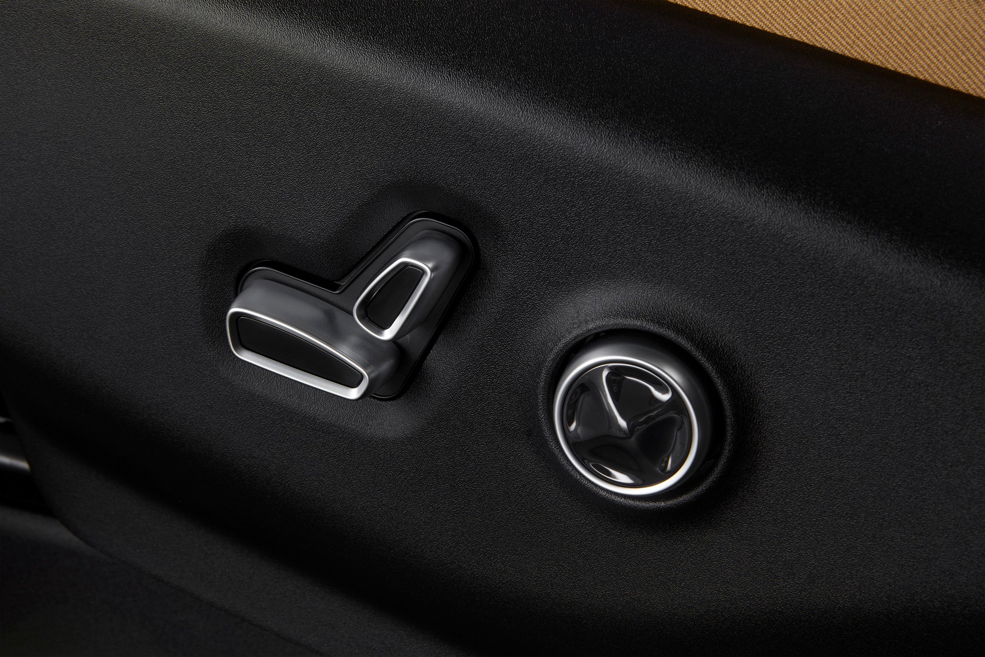 Facelifted 2021 Chrysler Pacifica Starts At $35,045