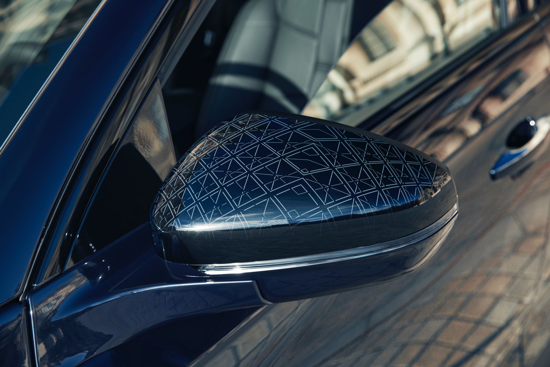 2021 DS 7 Crossback Louvre Edition Is Aimed At Art-Loving Premium SUV Buyers