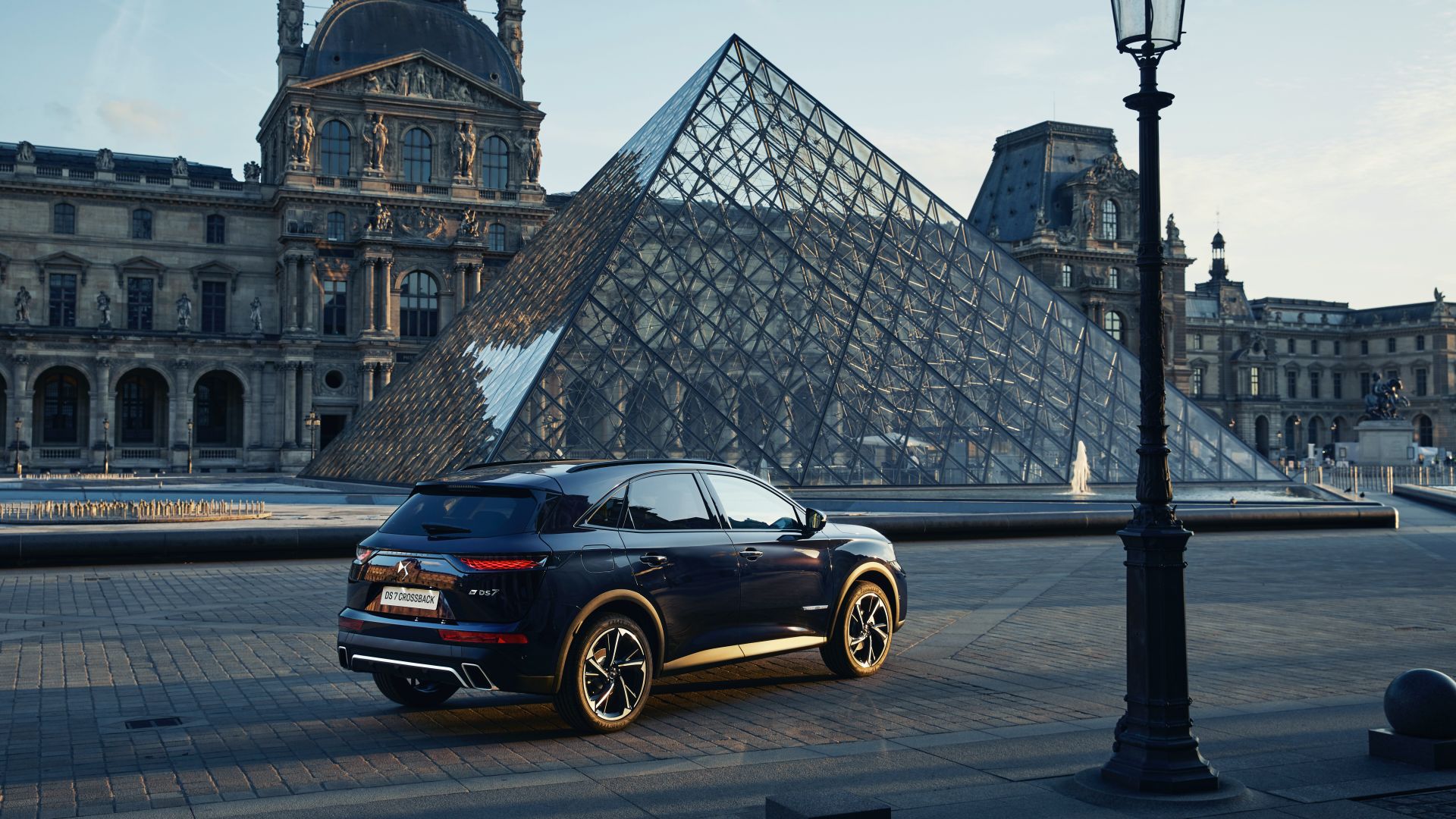 2021 DS 7 Crossback Louvre Edition Is Aimed At Art-Loving Premium SUV Buyers