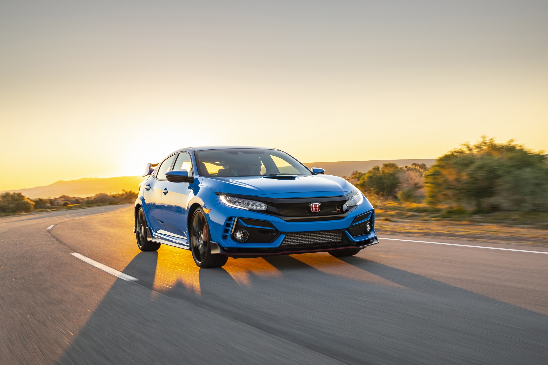 Why A Canadian Sold His 2-Month Old 2021 Corvette C8 For A 2019 Civic Type-R