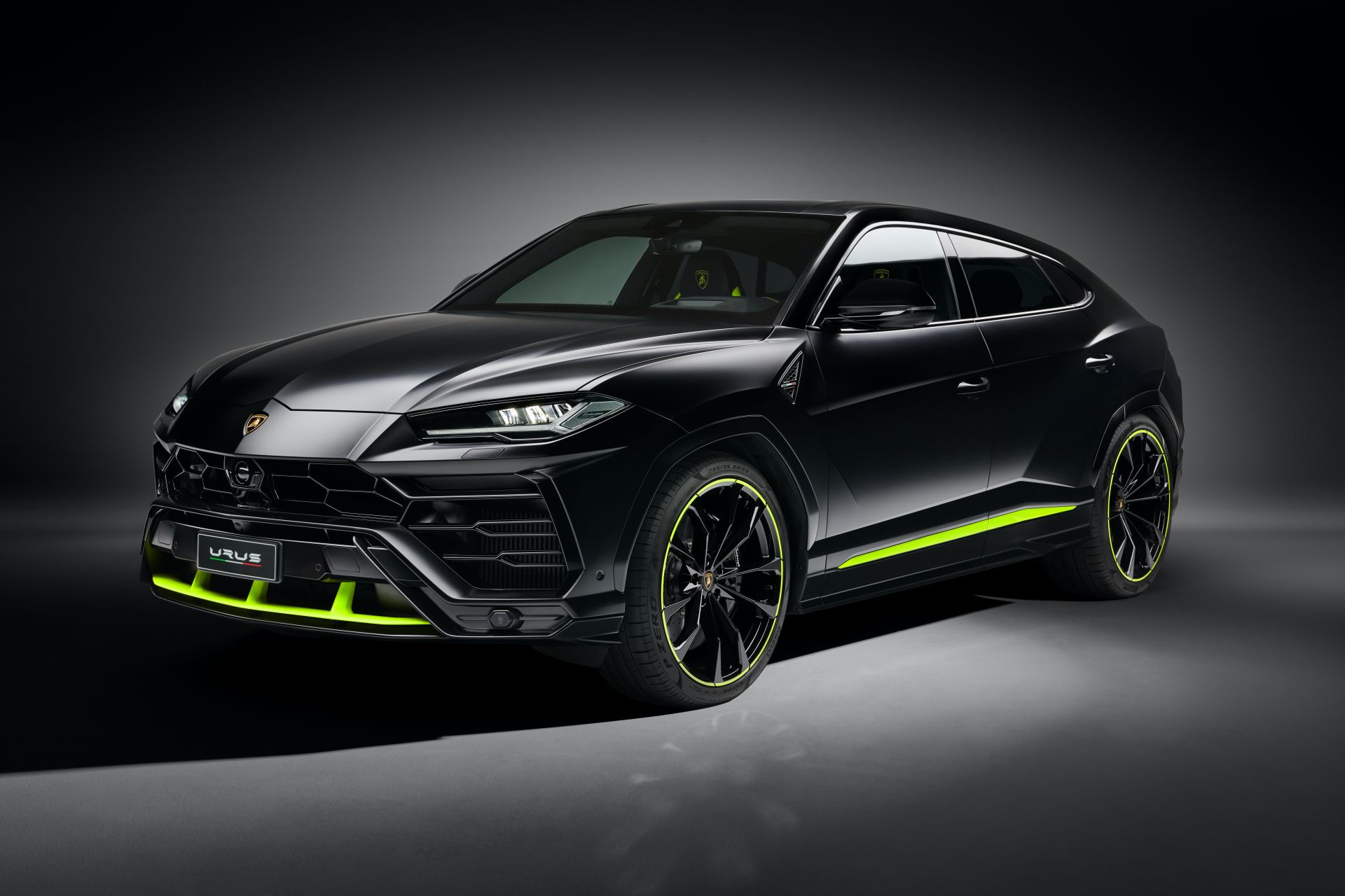 New Lamborghini Urus Graphite Capsule Looks Like A Tuner Build, But It’s An Official Package