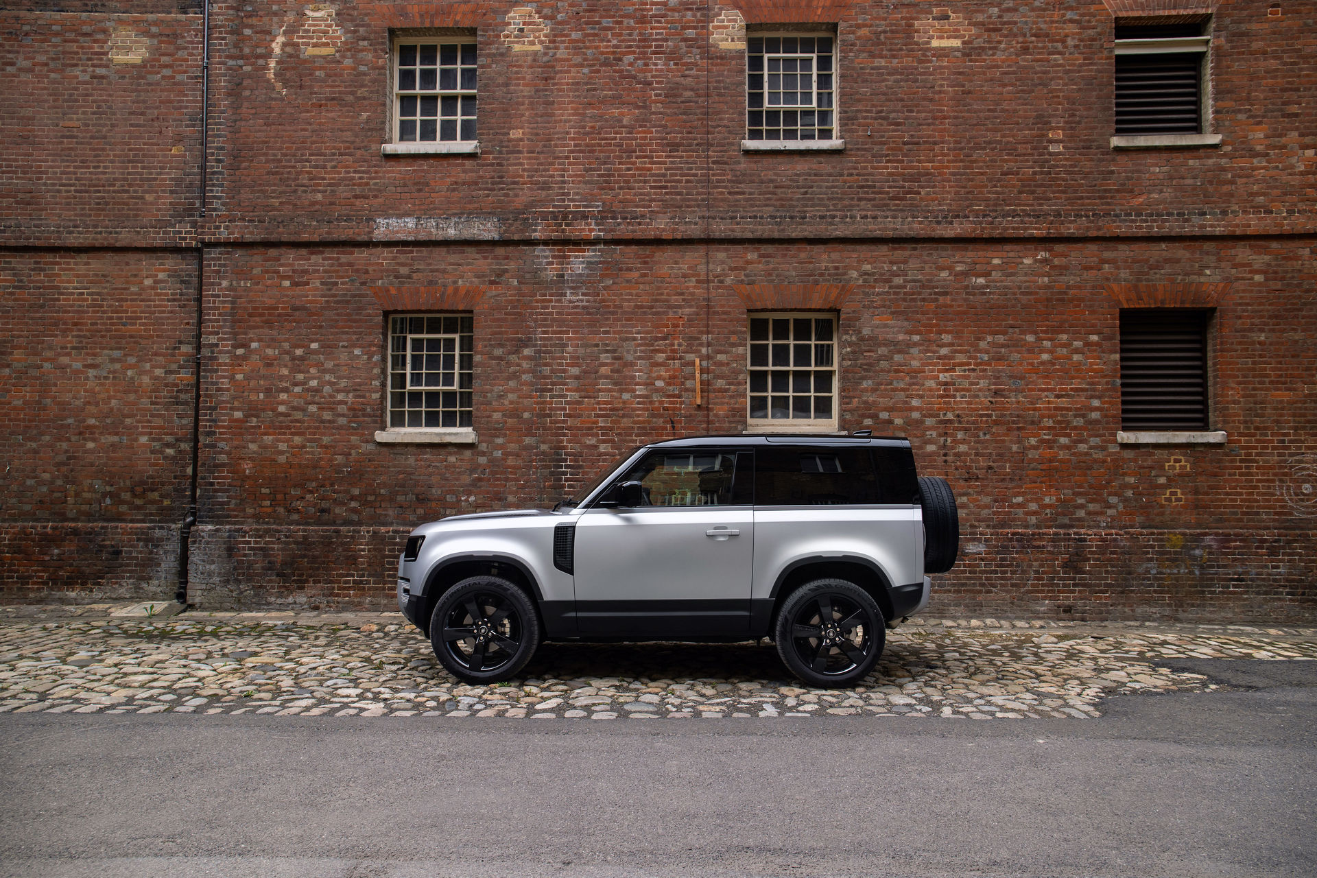 Land Rover Defender Gets New Plug-In Hybrid And Diesel Variants