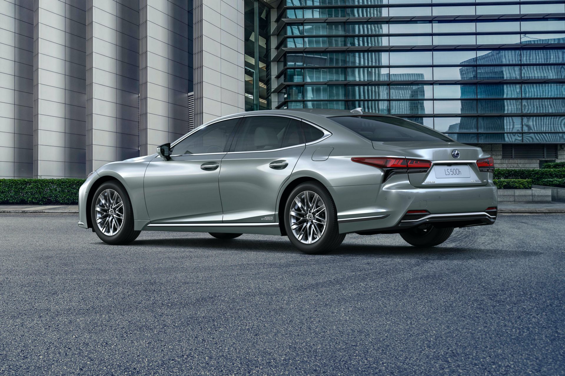 2021 Lexus LS Facelift Makes European Debut, Will Be Hybrid-Only In The EU
