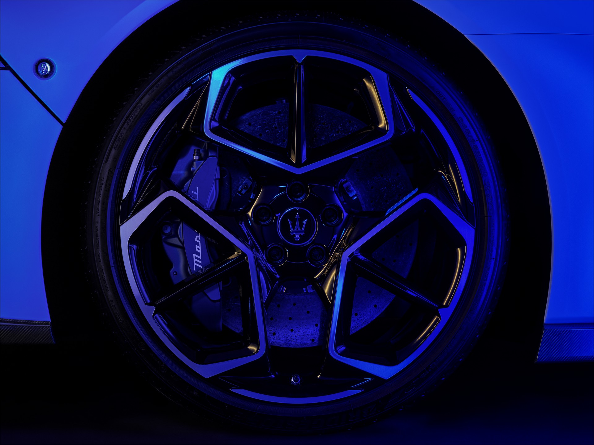 Maserati MC20 Debuts With 621 HP Twin-Turbo V6 And EV Option, Starts At $210,000