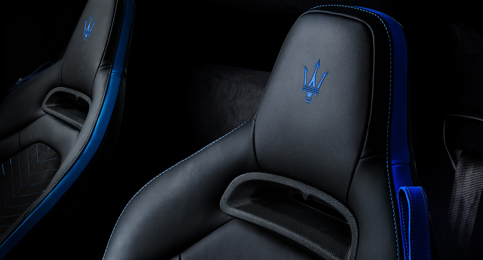 Maserati MC20 Debuts With 621 HP Twin-Turbo V6 And EV Option, Starts At $210,000