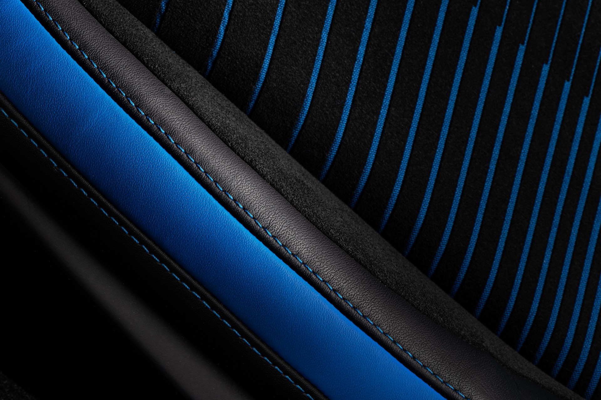 Maserati MC20 Debuts With 621 HP Twin-Turbo V6 And EV Option, Starts At $210,000