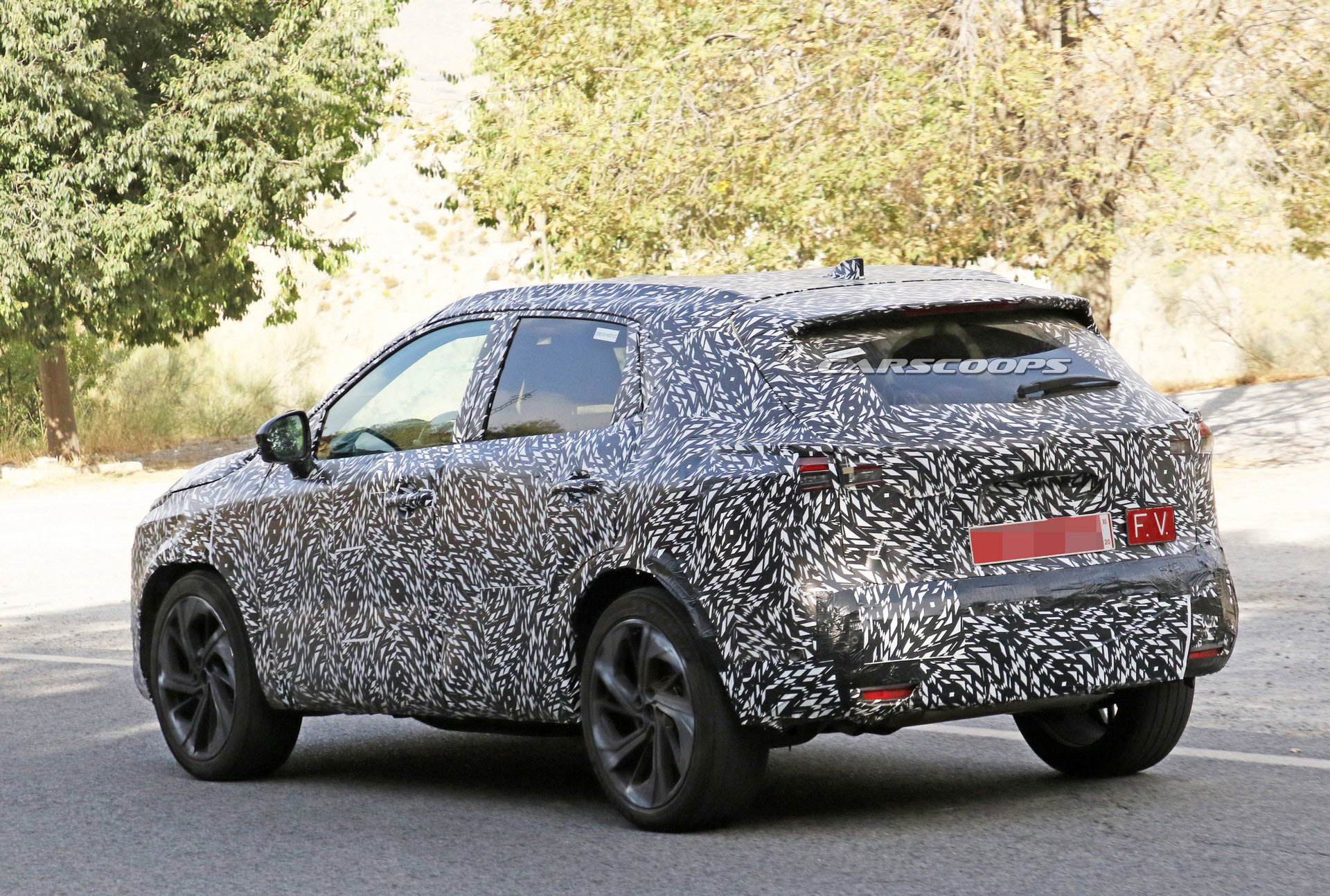 New Nissan Qashqai / Rogue Sport Spied Inside And Out, Will Feature A Digital Instrument Cluster