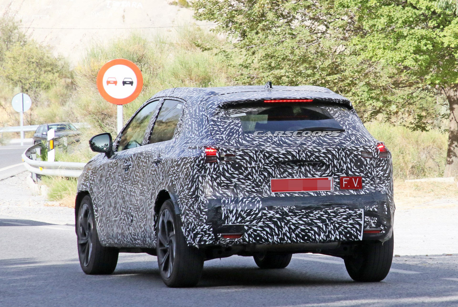 New Nissan Qashqai / Rogue Sport Spied Inside And Out, Will Feature A Digital Instrument Cluster
