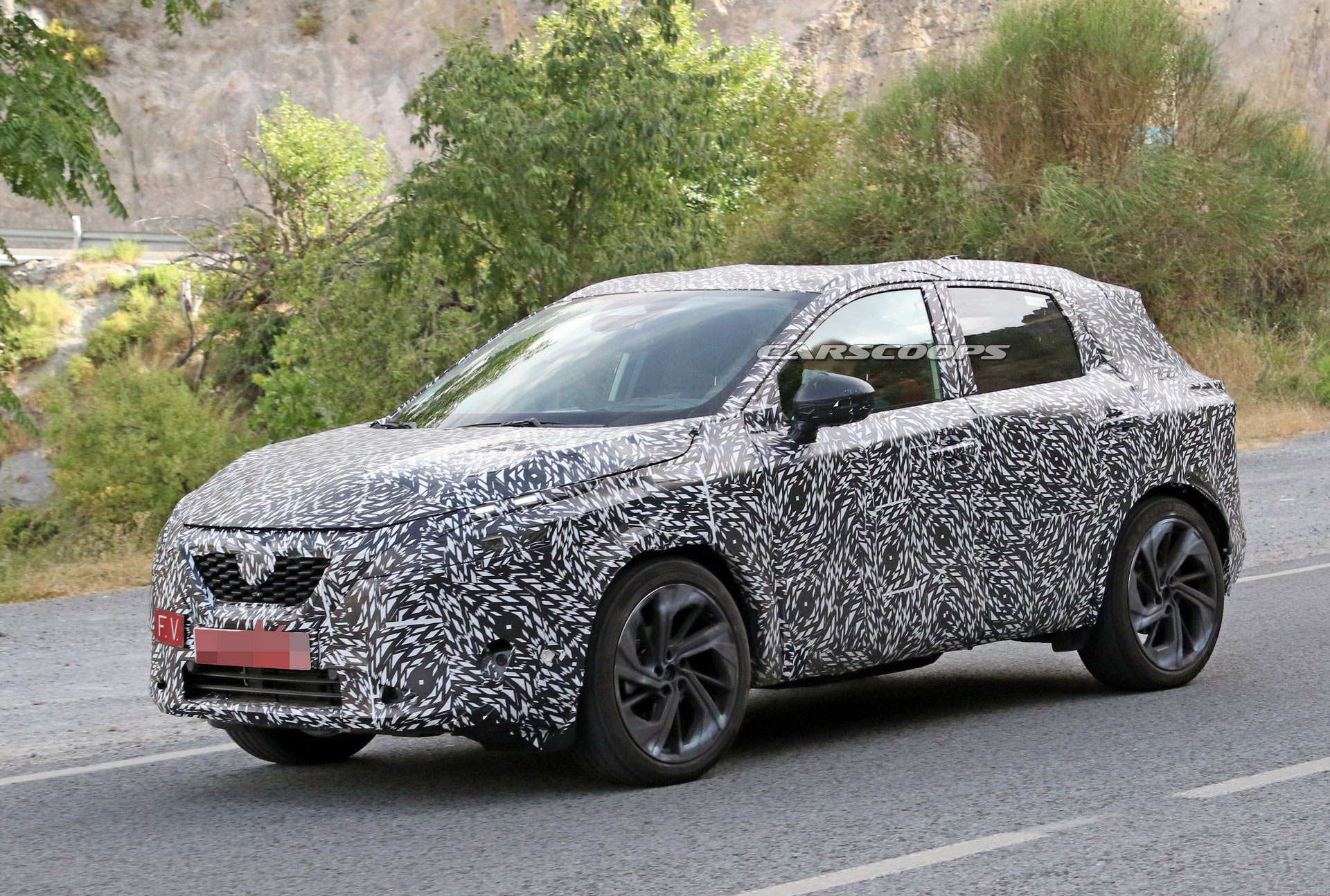 New Nissan Qashqai / Rogue Sport Spied Inside And Out, Will Feature A Digital Instrument Cluster