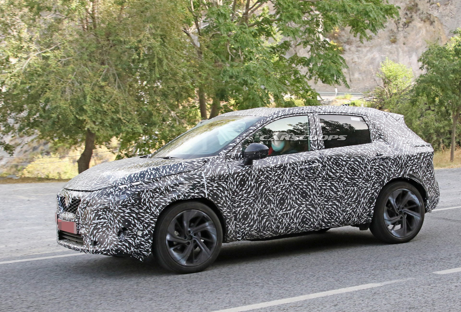 New Nissan Qashqai / Rogue Sport Spied Inside And Out, Will Feature A Digital Instrument Cluster