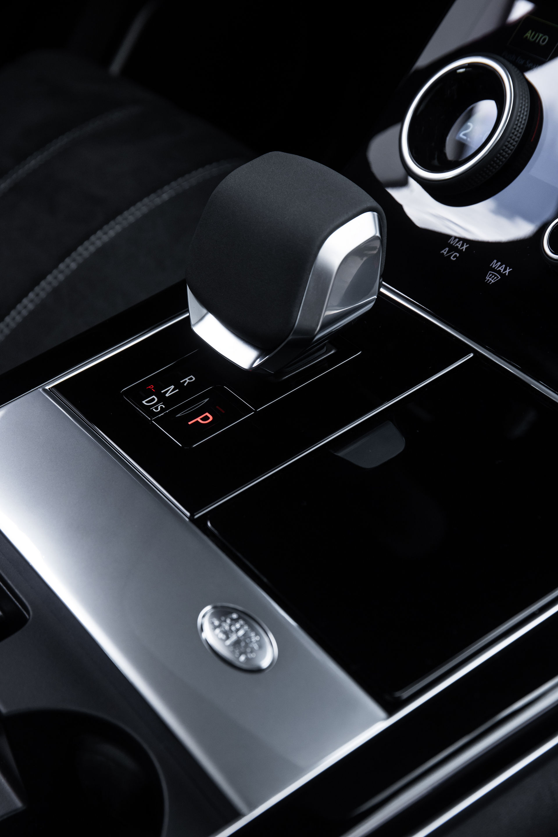 2021 Range Rover Velar Gets Updated Engines, New Plug-In Hybrid Variant