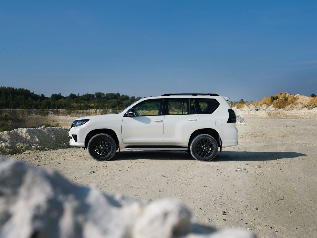 Black onyx toyota prado Black onyx toyota prado