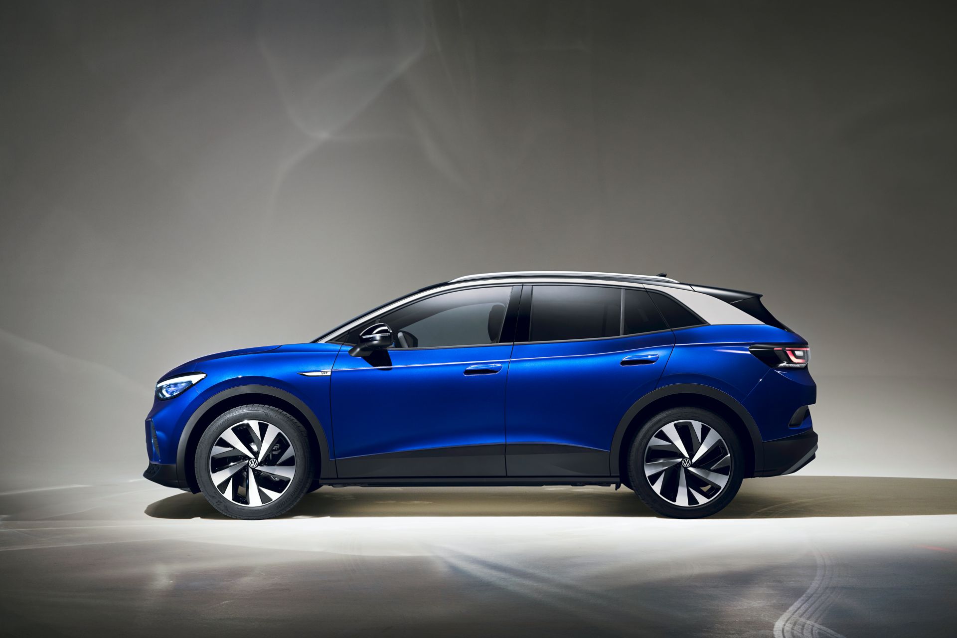 2021 VW ID.4 EV Offers 250 Mile-Range, 201HP RWD Powertrain For $39,995