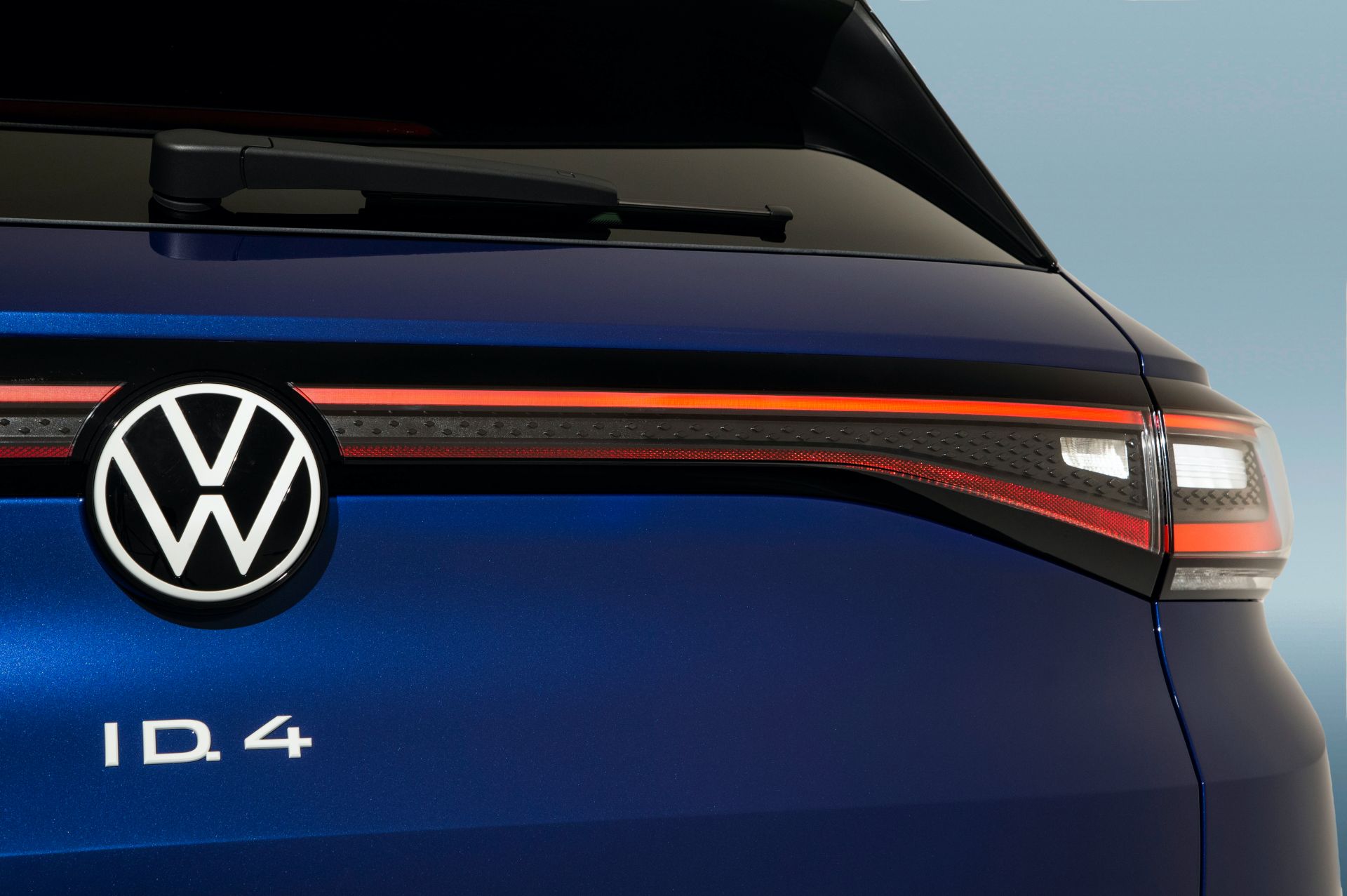 2021 VW ID.4 EV Offers 250 Mile-Range, 201HP RWD Powertrain For $39,995