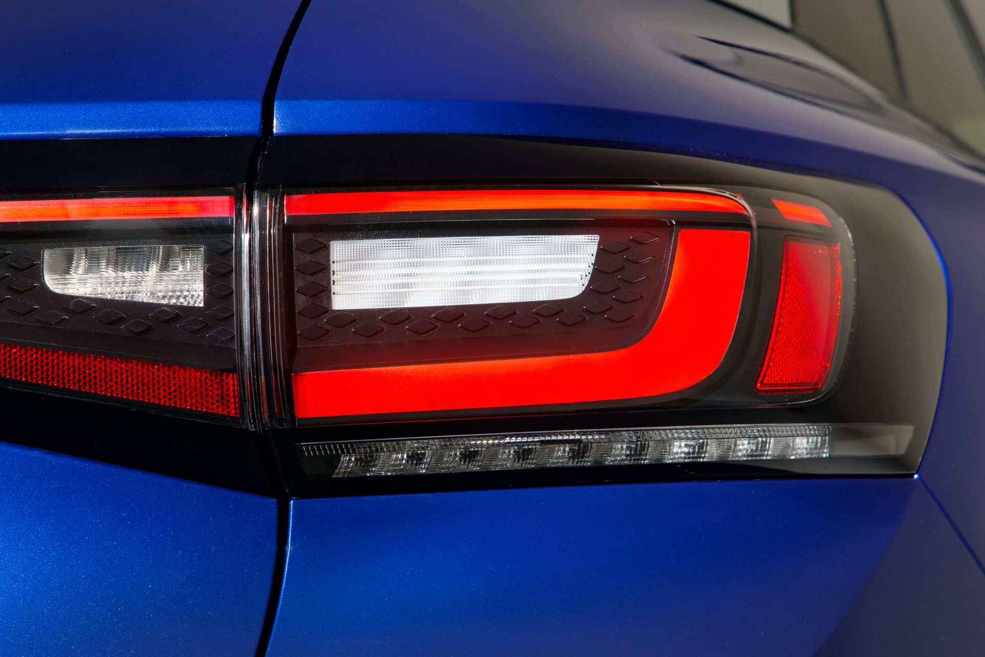 2021 VW ID.4 EV Offers 250 Mile-Range, 201HP RWD Powertrain For $39,995