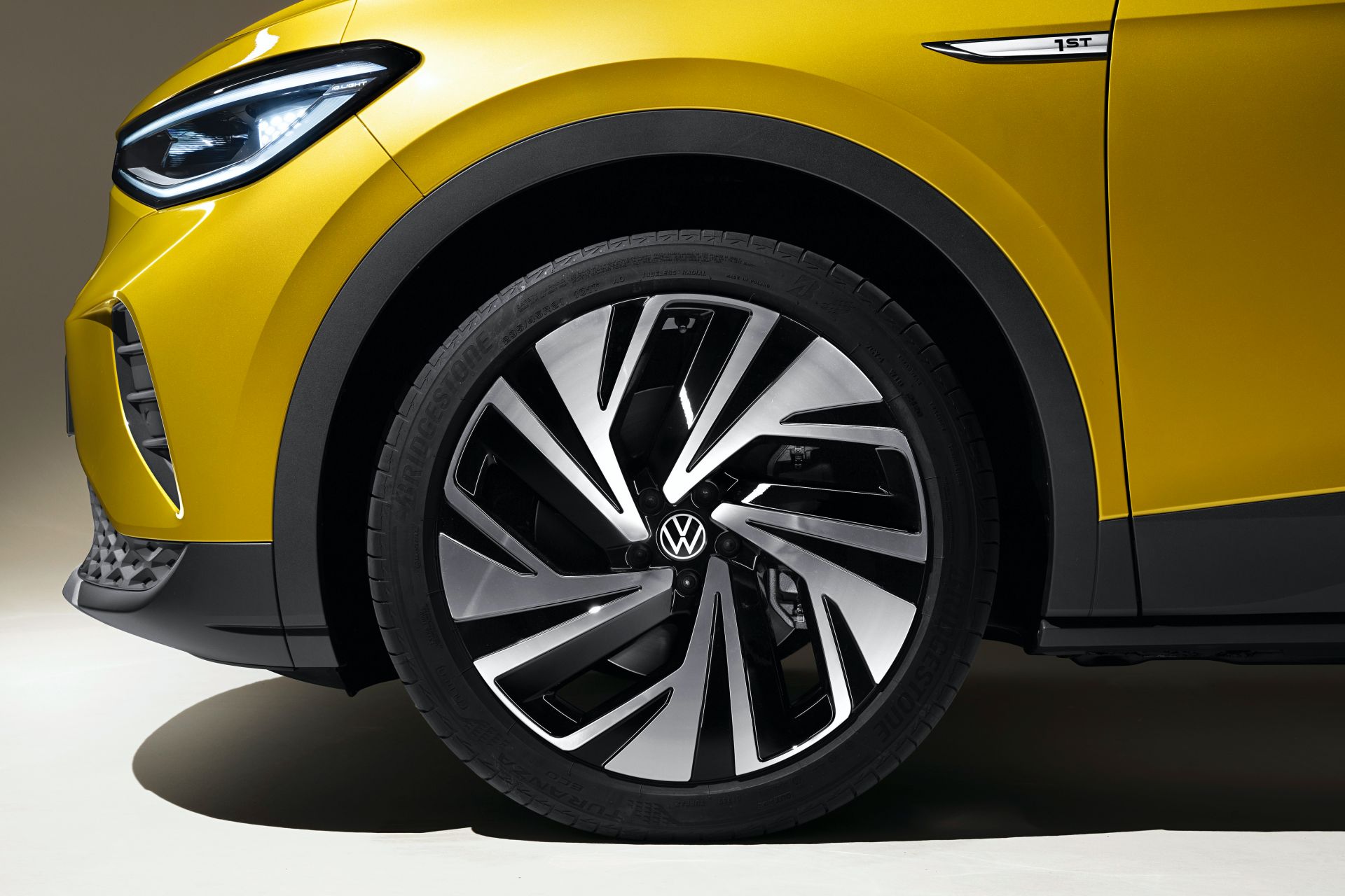 2021 VW ID.4 EV Offers 250 Mile-Range, 201HP RWD Powertrain For $39,995