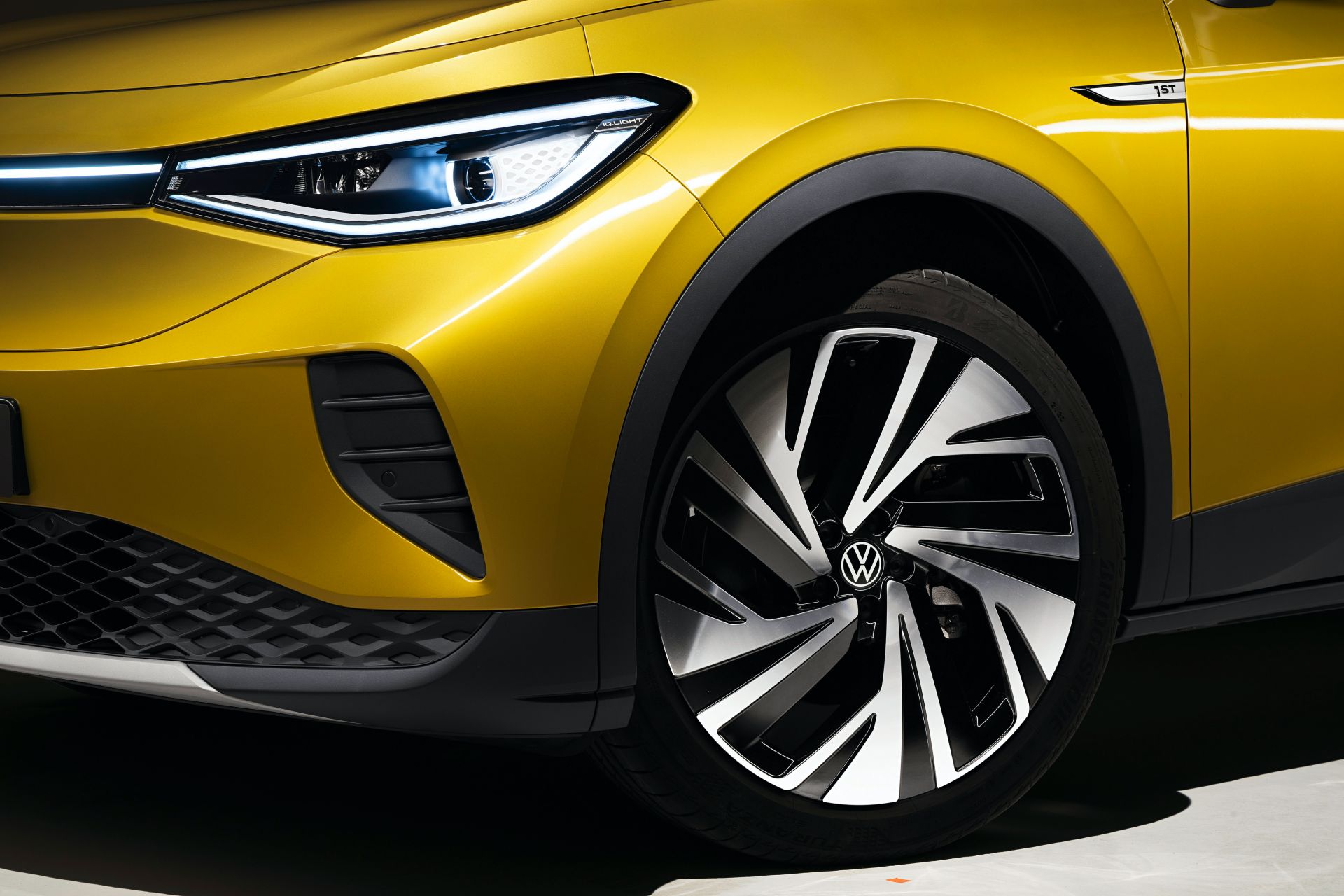 2021 VW ID.4 EV Offers 250 Mile-Range, 201HP RWD Powertrain For $39,995