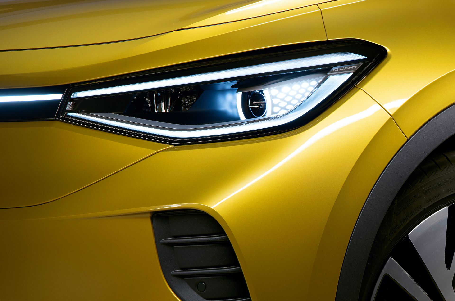 2021 VW ID.4 EV Offers 250 Mile-Range, 201HP RWD Powertrain For $39,995