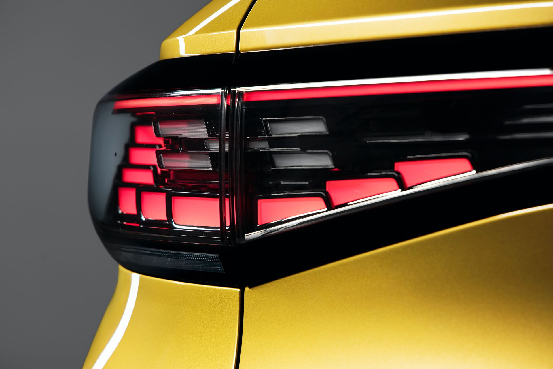 2021 VW ID.4 EV Offers 250 Mile-Range, 201HP RWD Powertrain For $39,995