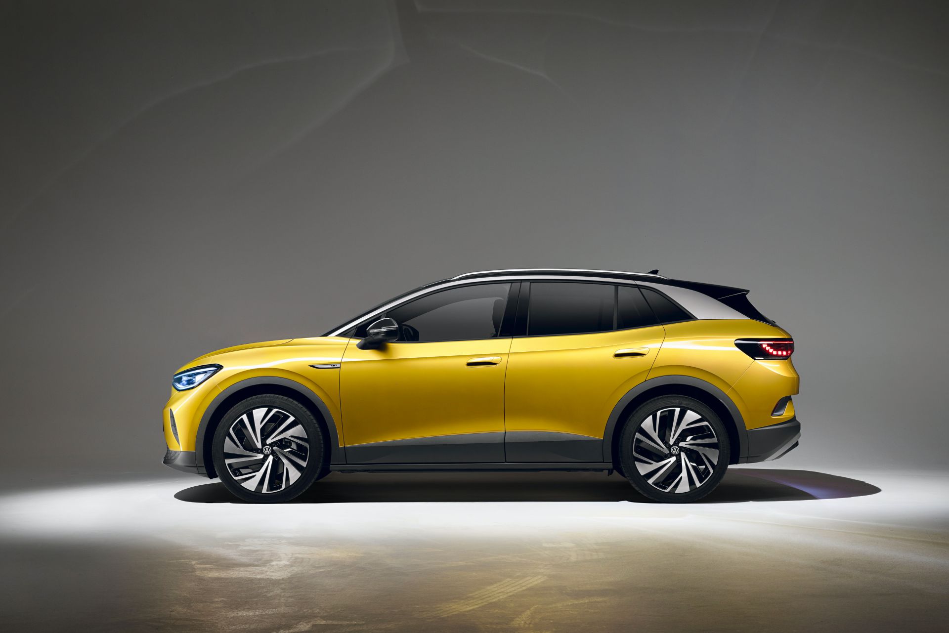 2021 VW ID.4 EV Offers 250 Mile-Range, 201HP RWD Powertrain For $39,995