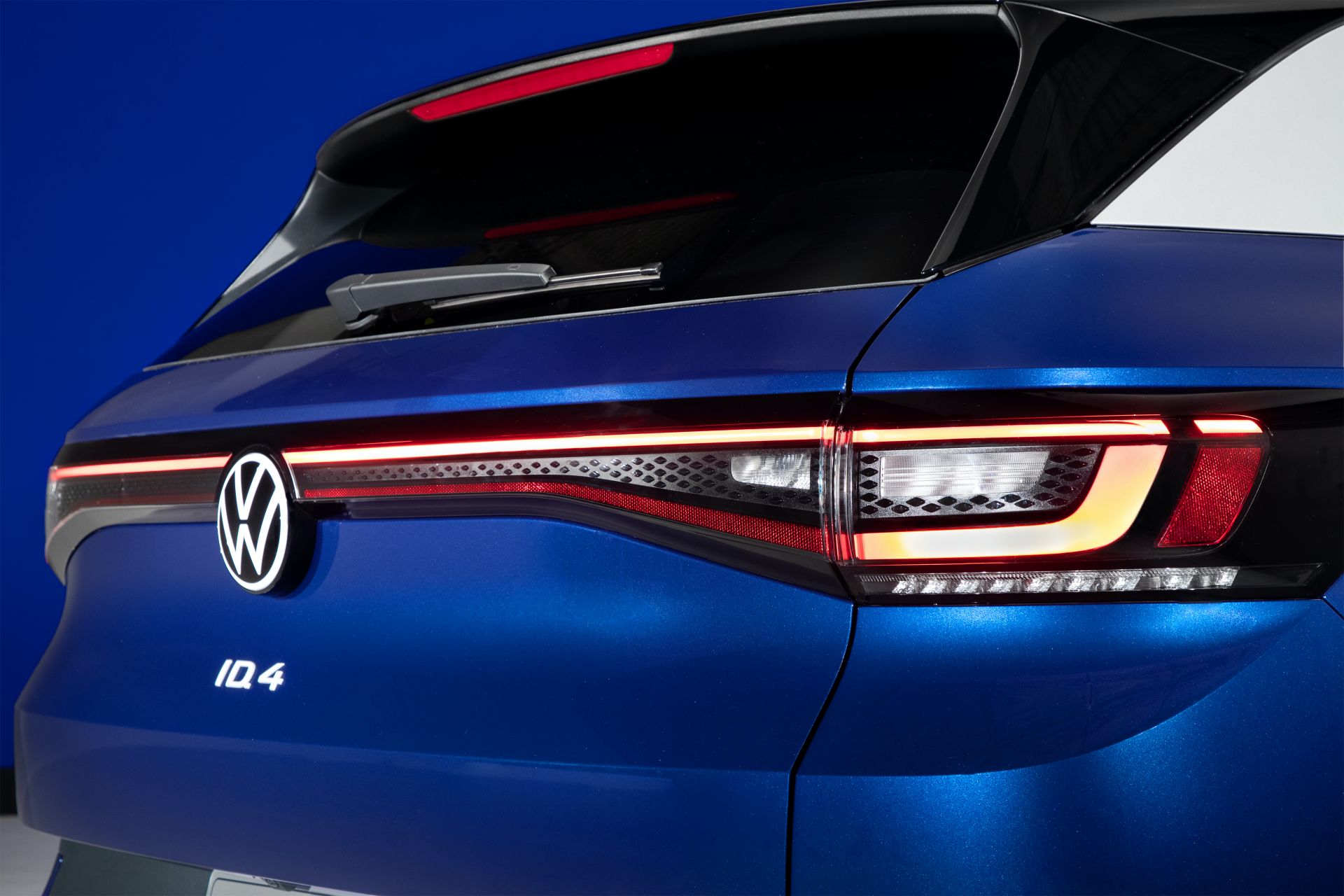 2021 VW ID.4 EV Offers 250 Mile-Range, 201HP RWD Powertrain For $39,995