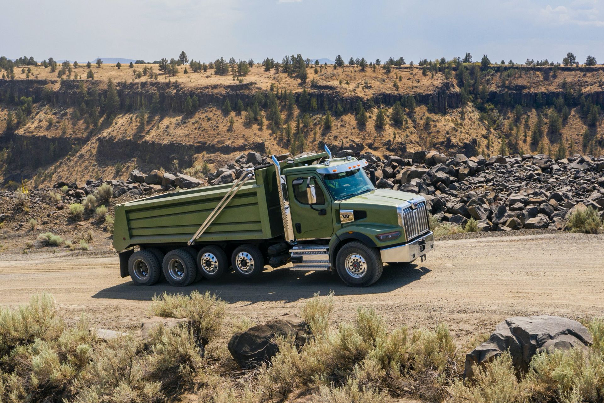 America’s All-New Western Star 49X Vocational Truck Is Here To Get Any Job Done