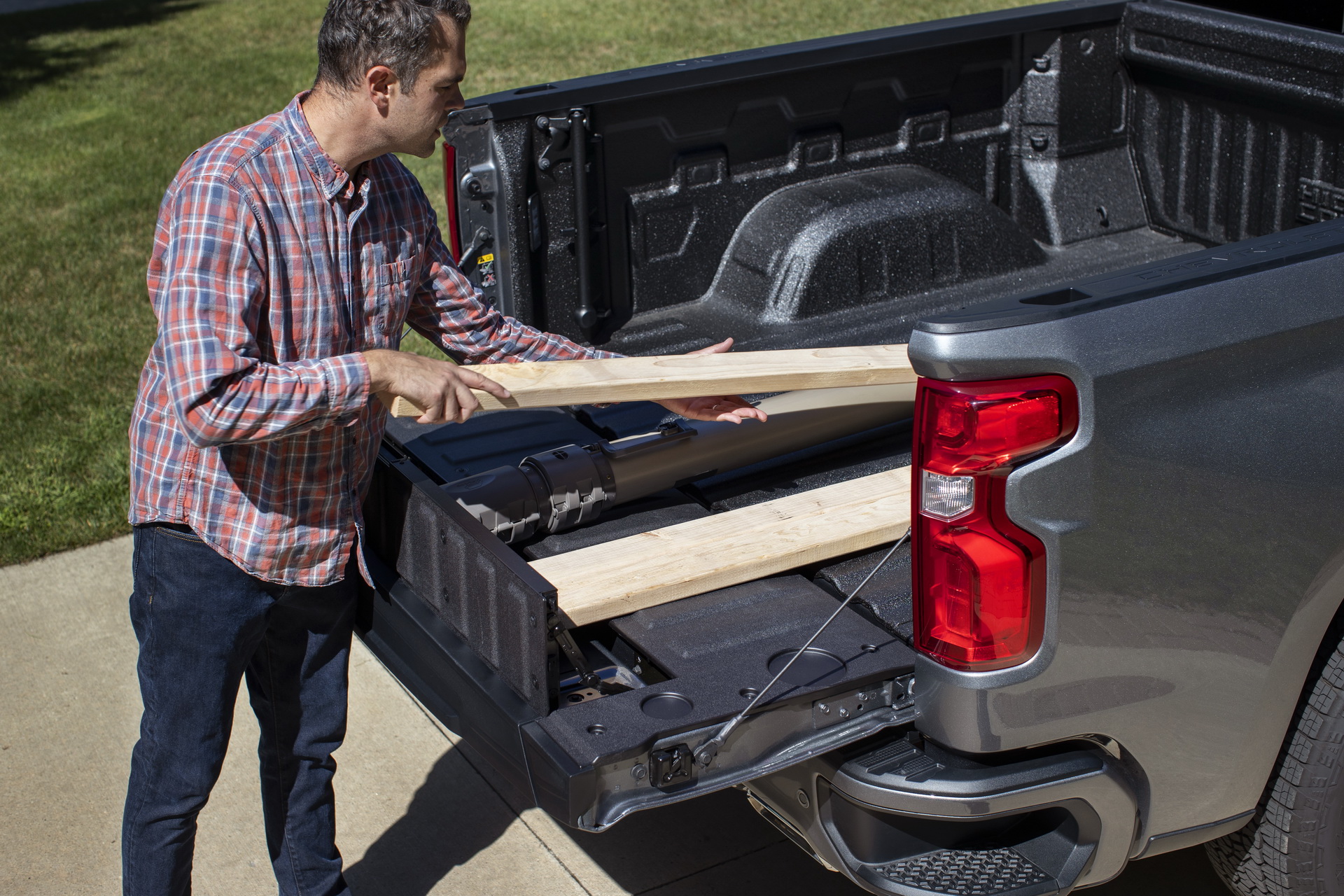 2021 Chevy Silverado Is Even More Clever Than Its New Tailgate Would Suggest