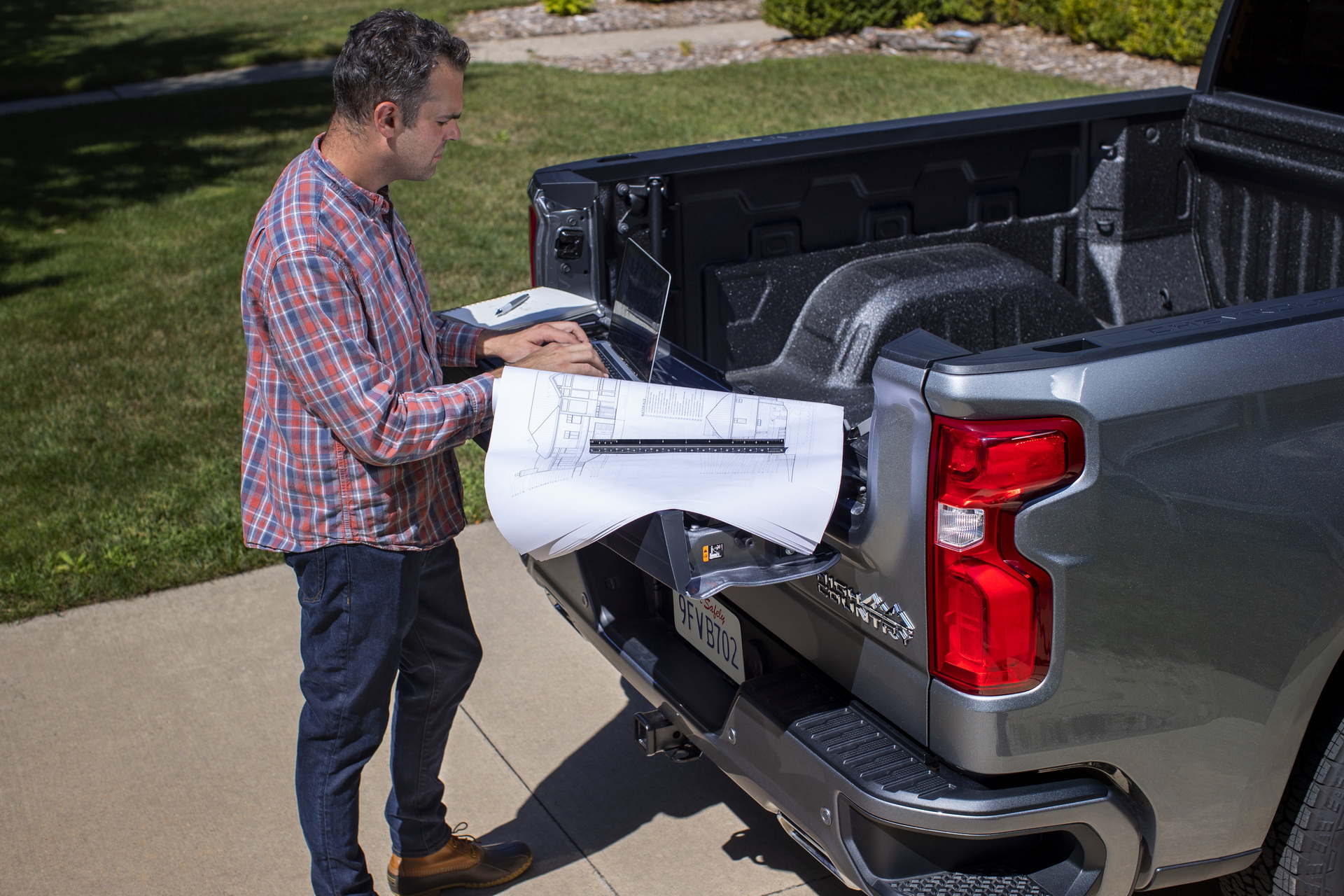 2021 Chevy Silverado Is Even More Clever Than Its New Tailgate Would Suggest