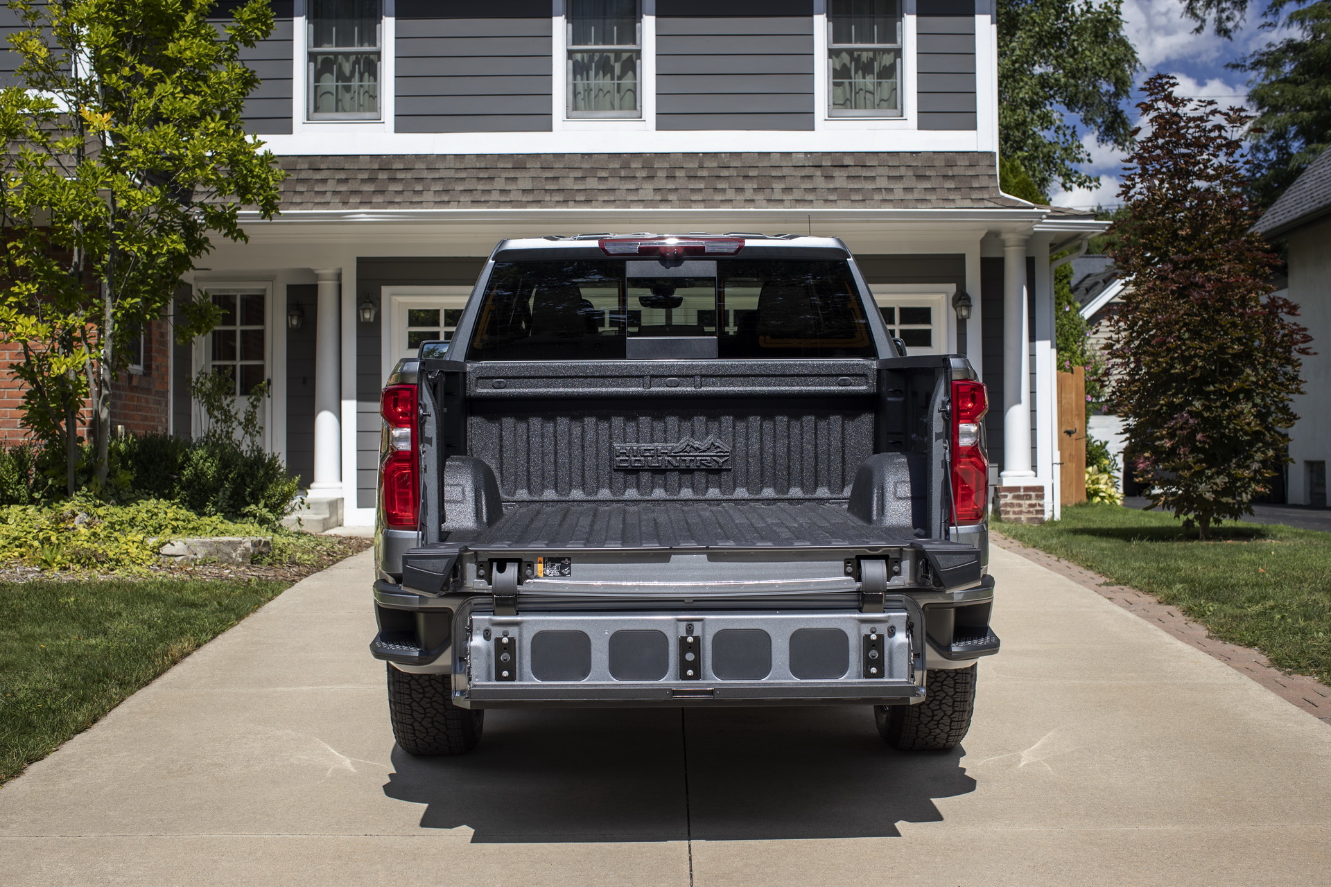 2021 Chevy Silverado Is Even More Clever Than Its New Tailgate Would Suggest