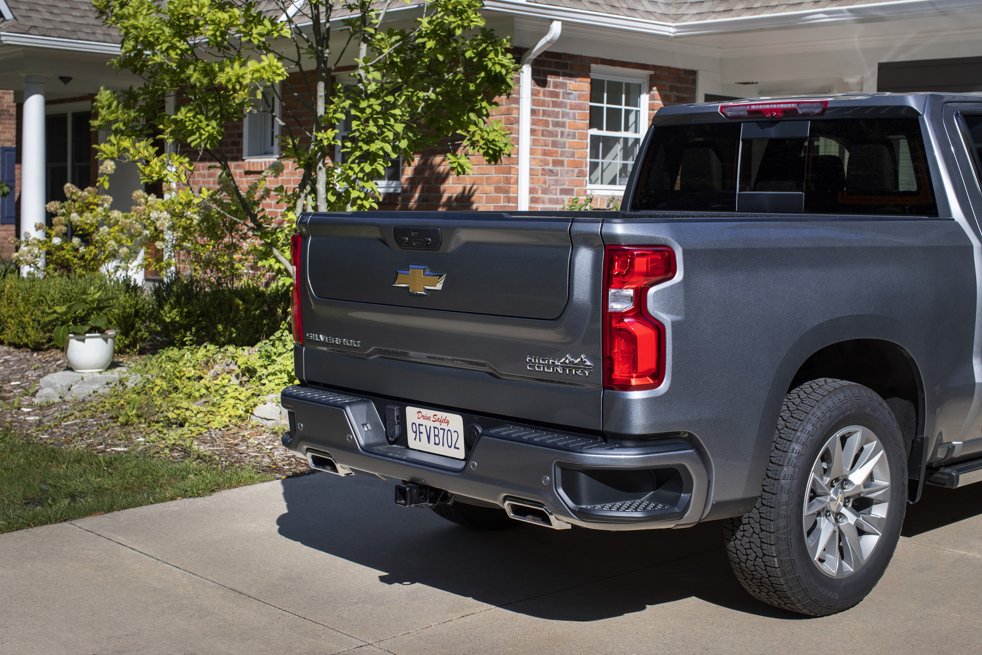 2021 Chevy Silverado Is Even More Clever Than Its New Tailgate Would Suggest