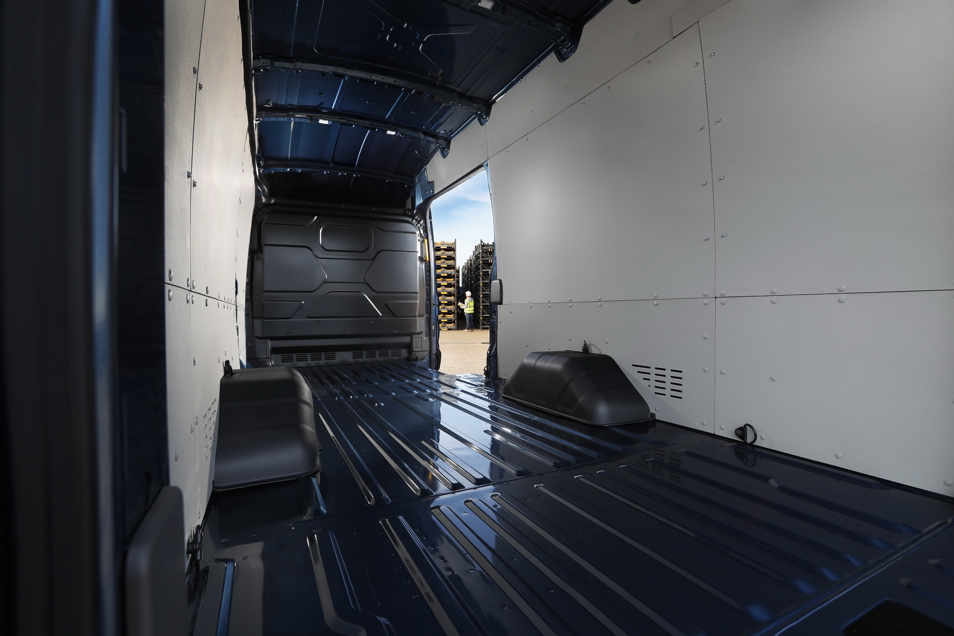 2021 Transit 5-Ton Is Ford’s Strongest Van Ever