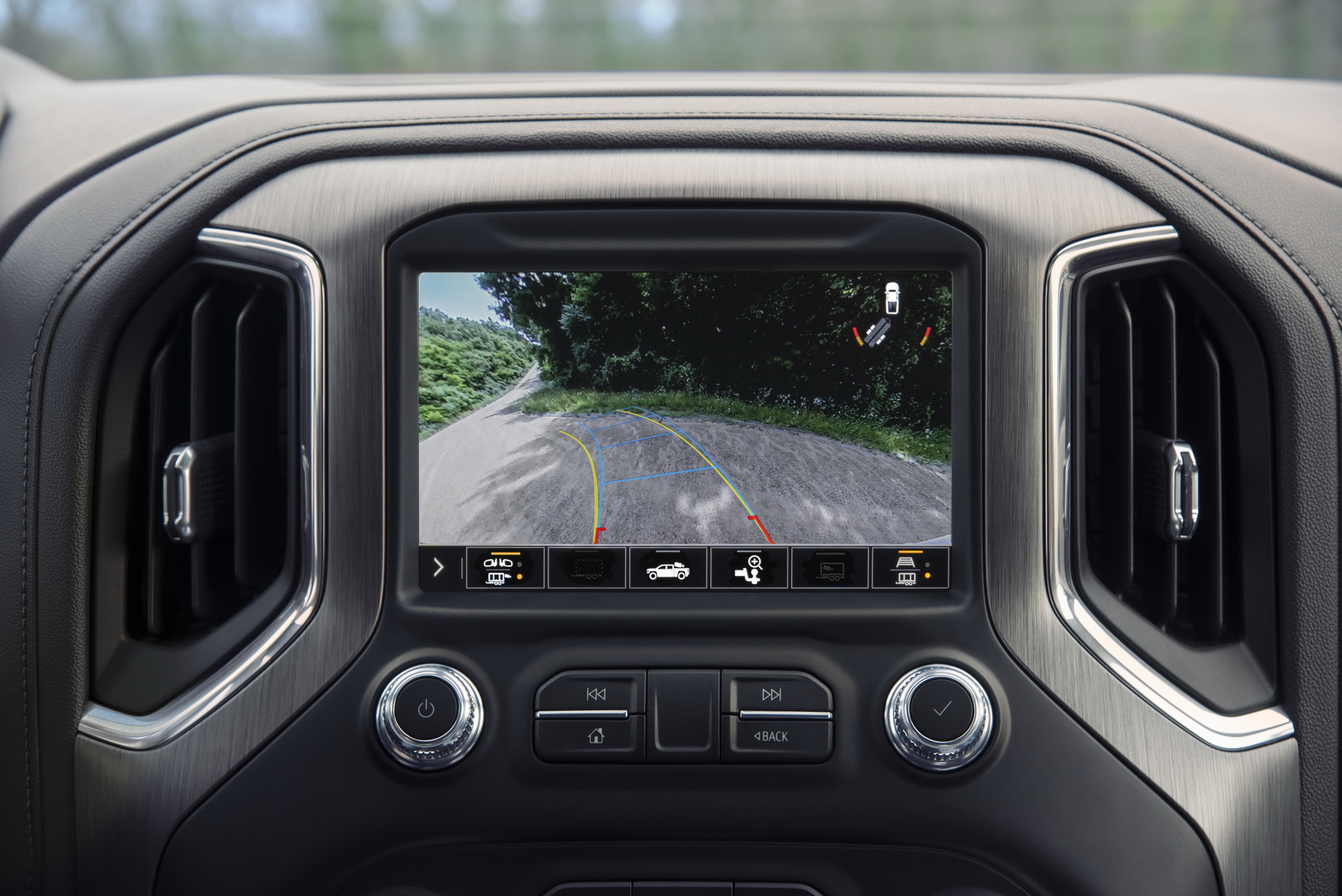 The 2021 GMC Sierra Gets New Trailer Tech Including ‘Jack-Knife’ Alert And Length Indicator