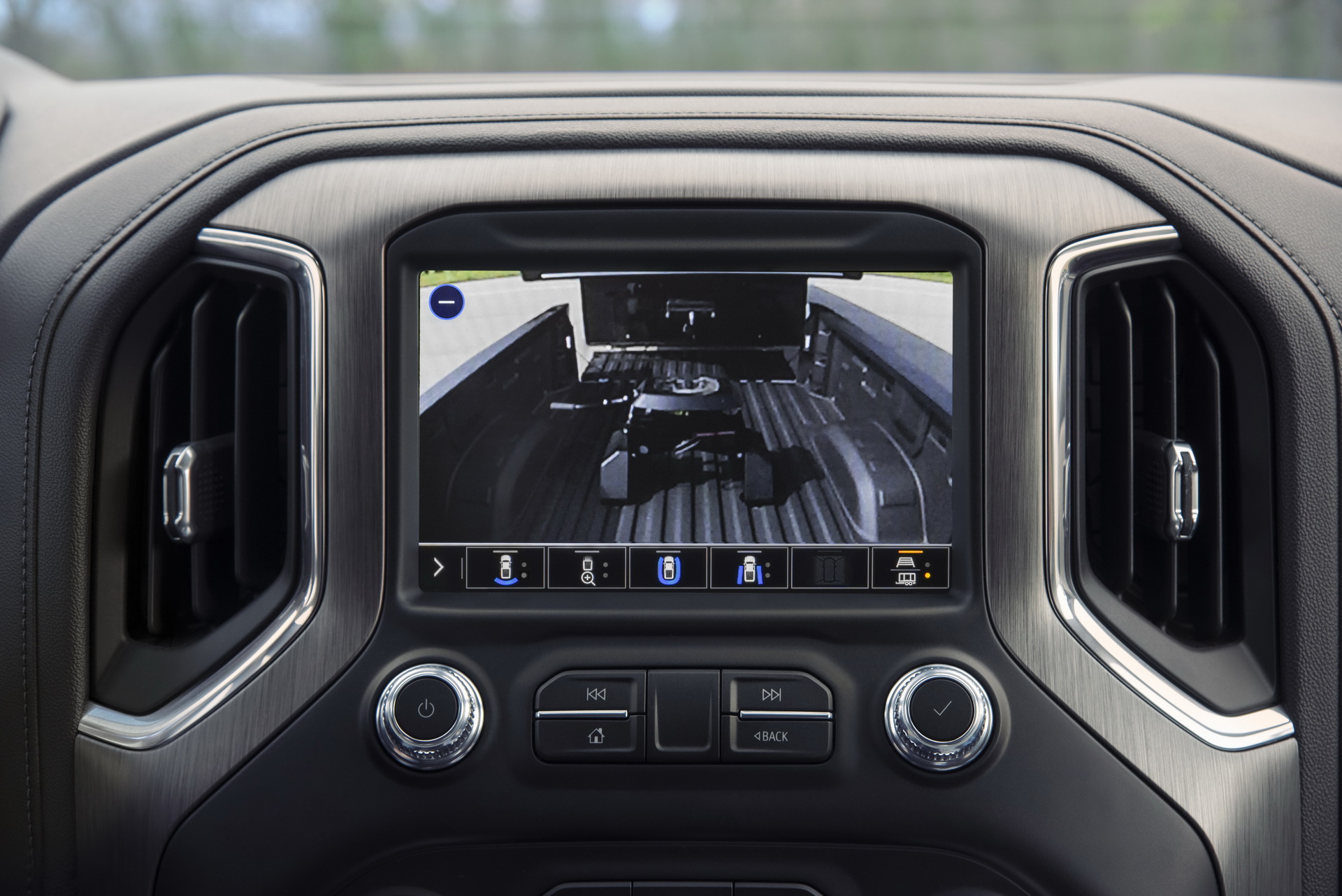 The 2021 GMC Sierra Gets New Trailer Tech Including ‘Jack-Knife’ Alert And Length Indicator
